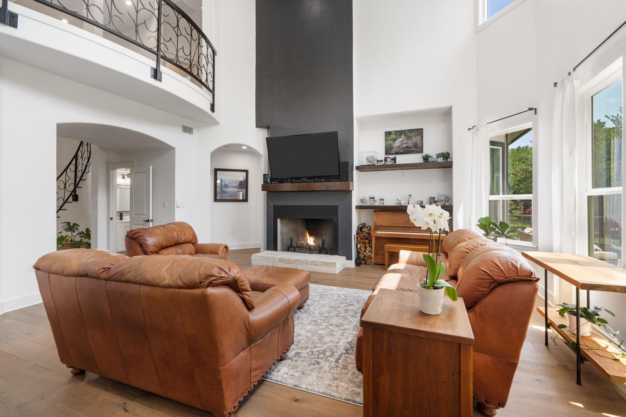 227 Heritage Oaks Dr, Cedar Creek, TX 78612