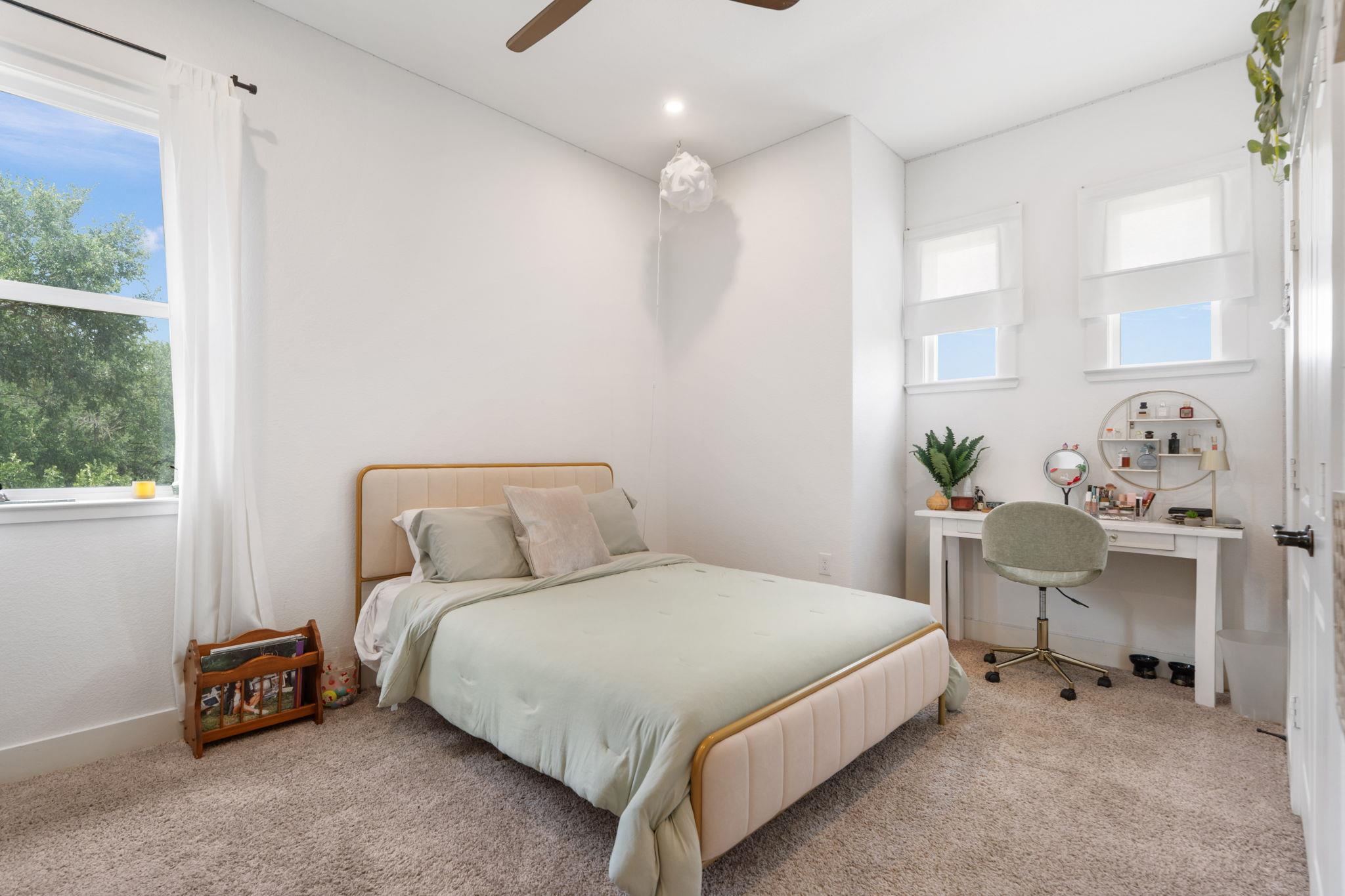 227 Heritage Oaks Dr, Cedar Creek, TX 78612