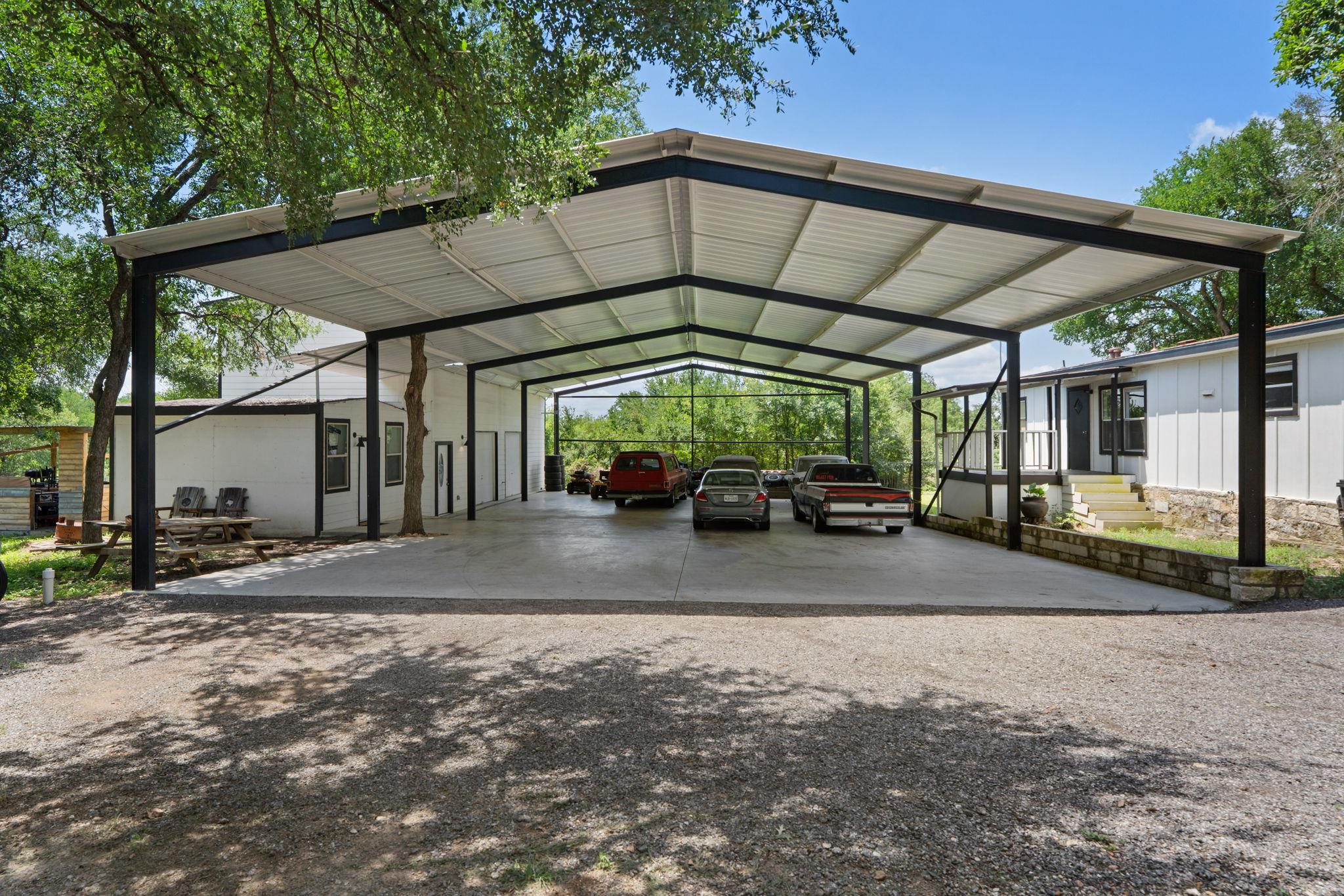 227 Heritage Oaks Dr, Cedar Creek, TX 78612