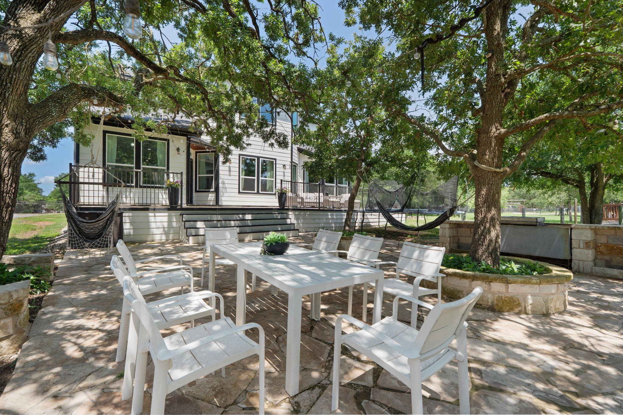 227 Heritage Oaks Dr, Cedar Creek, TX 78612