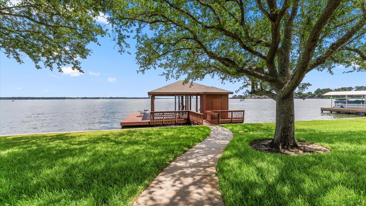 16447 Hunters Trl, Montgomery, TX 77356