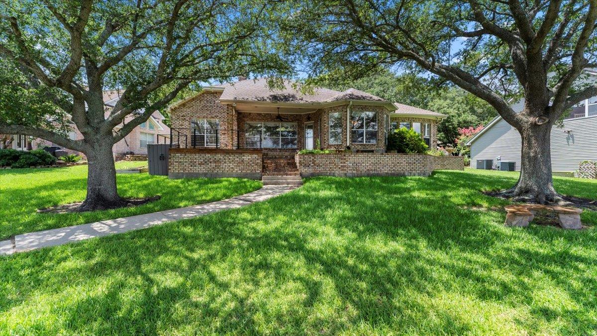 16447 Hunters Trl, Montgomery, TX 77356