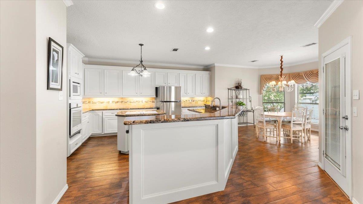 16447 Hunters Trl, Montgomery, TX 77356