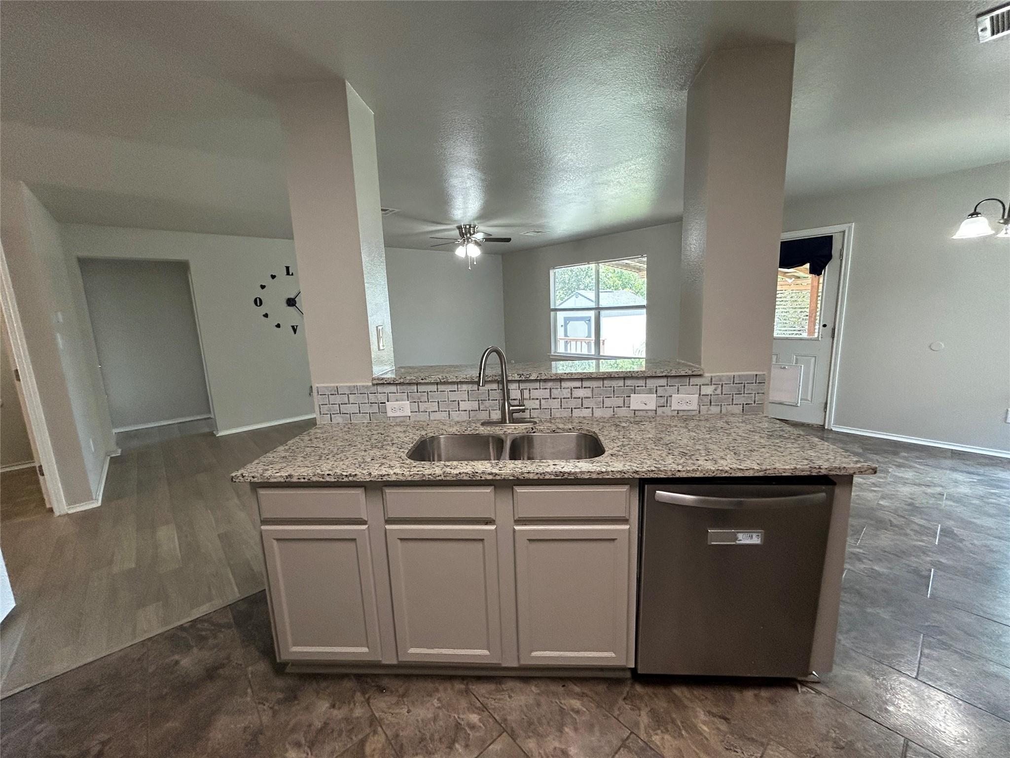 2101 Whistling Way, Taylor, TX 76574