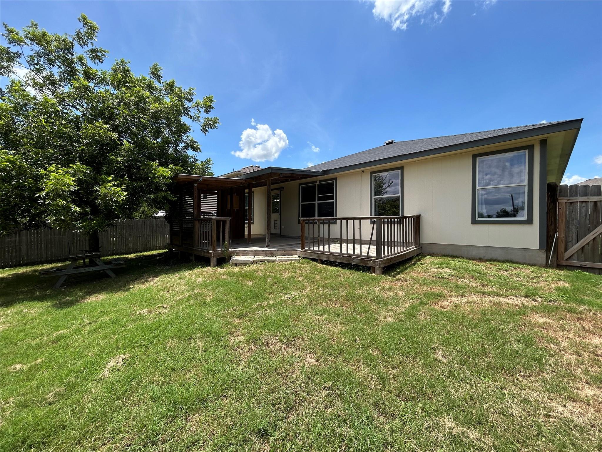 2101 Whistling Way, Taylor, TX 76574