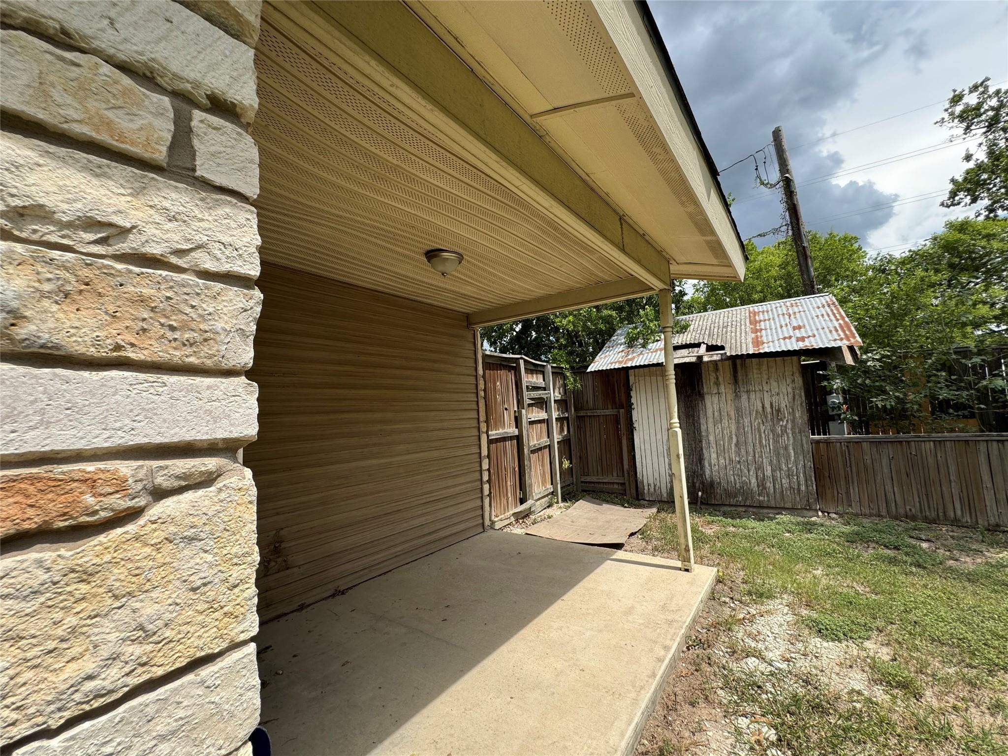5054 Old Goforth Rd, Buda, TX 78610