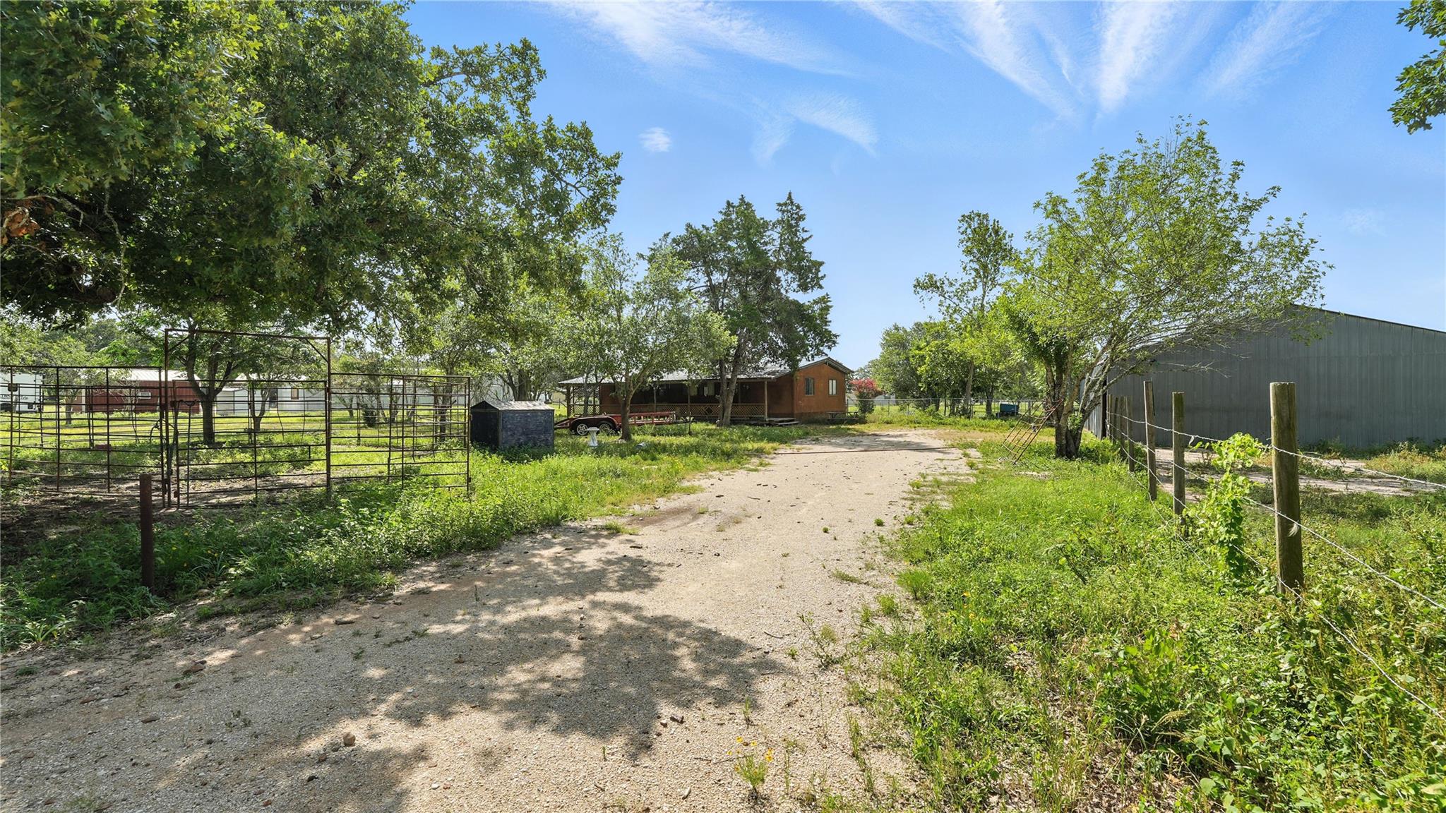 275 & 279 Cross Rd, Kingsbury, TX 78638