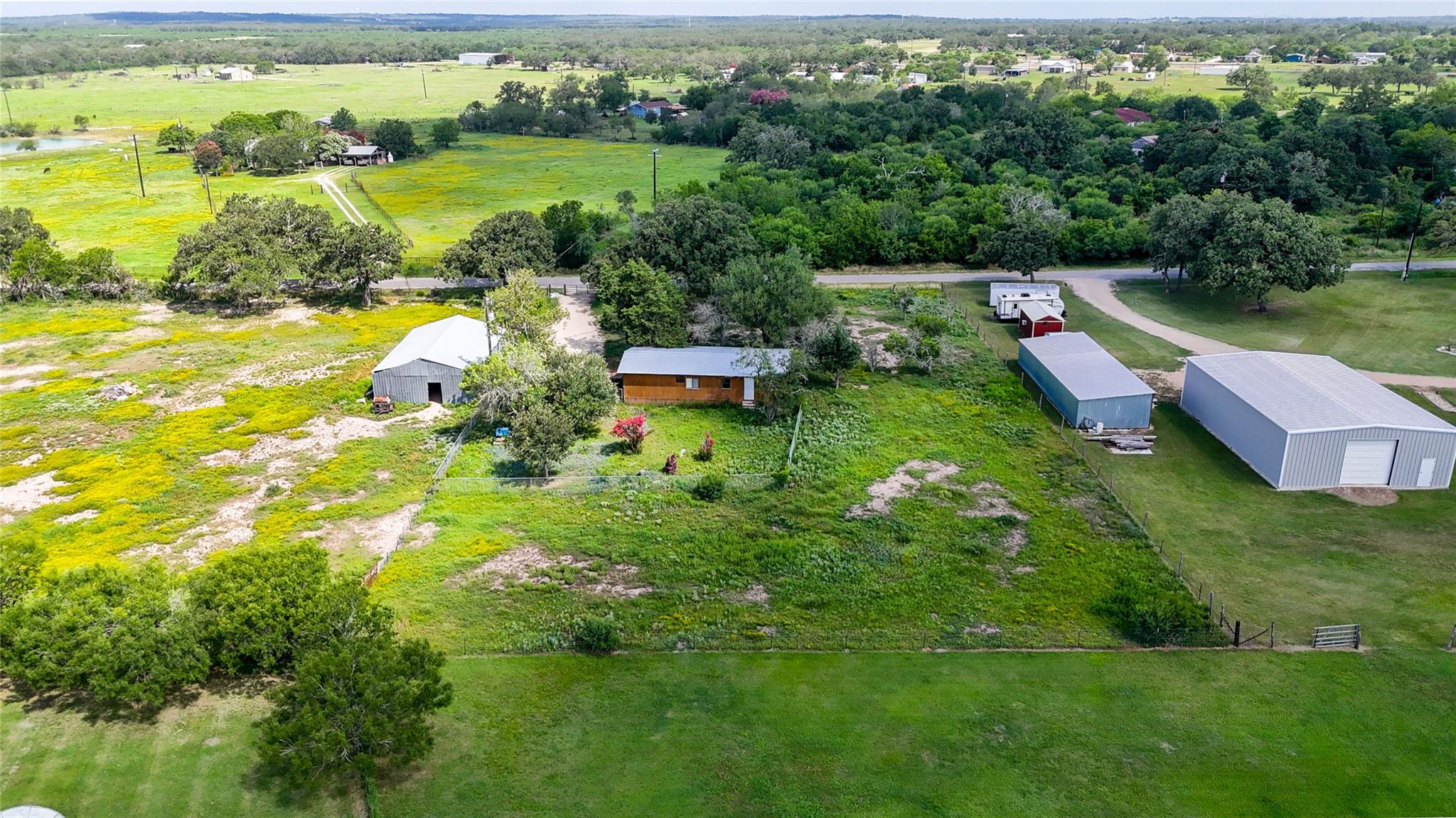 275 & 279 Cross Rd, Kingsbury, TX 78638