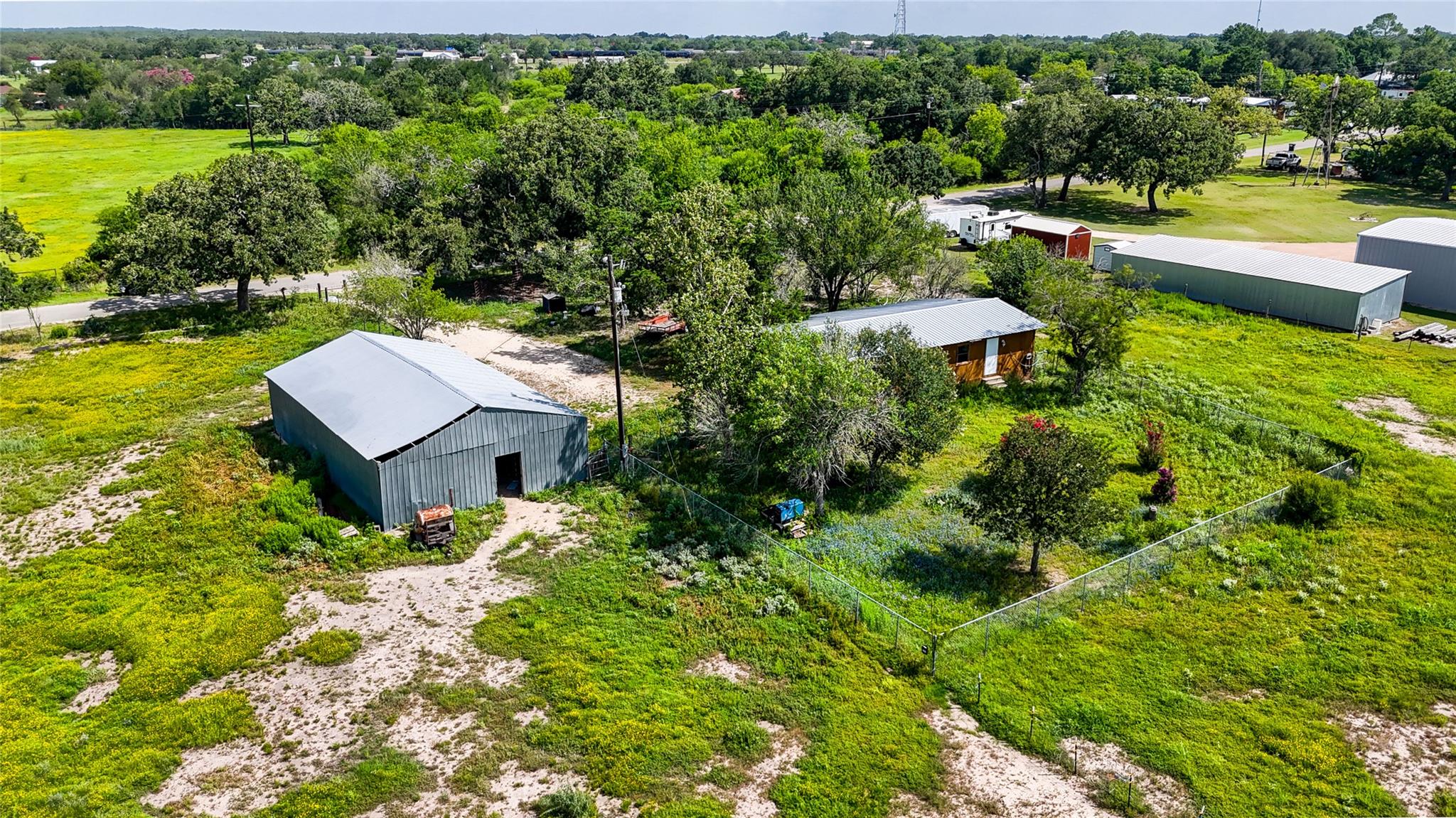 275 & 279 Cross Rd, Kingsbury, TX 78638