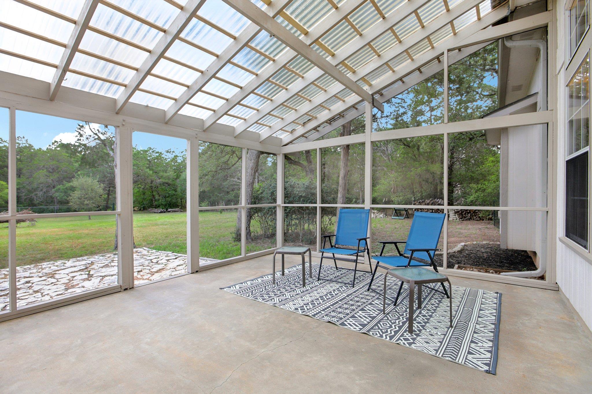 148 Oak Ridge Dr, Cedar Creek, TX 78612