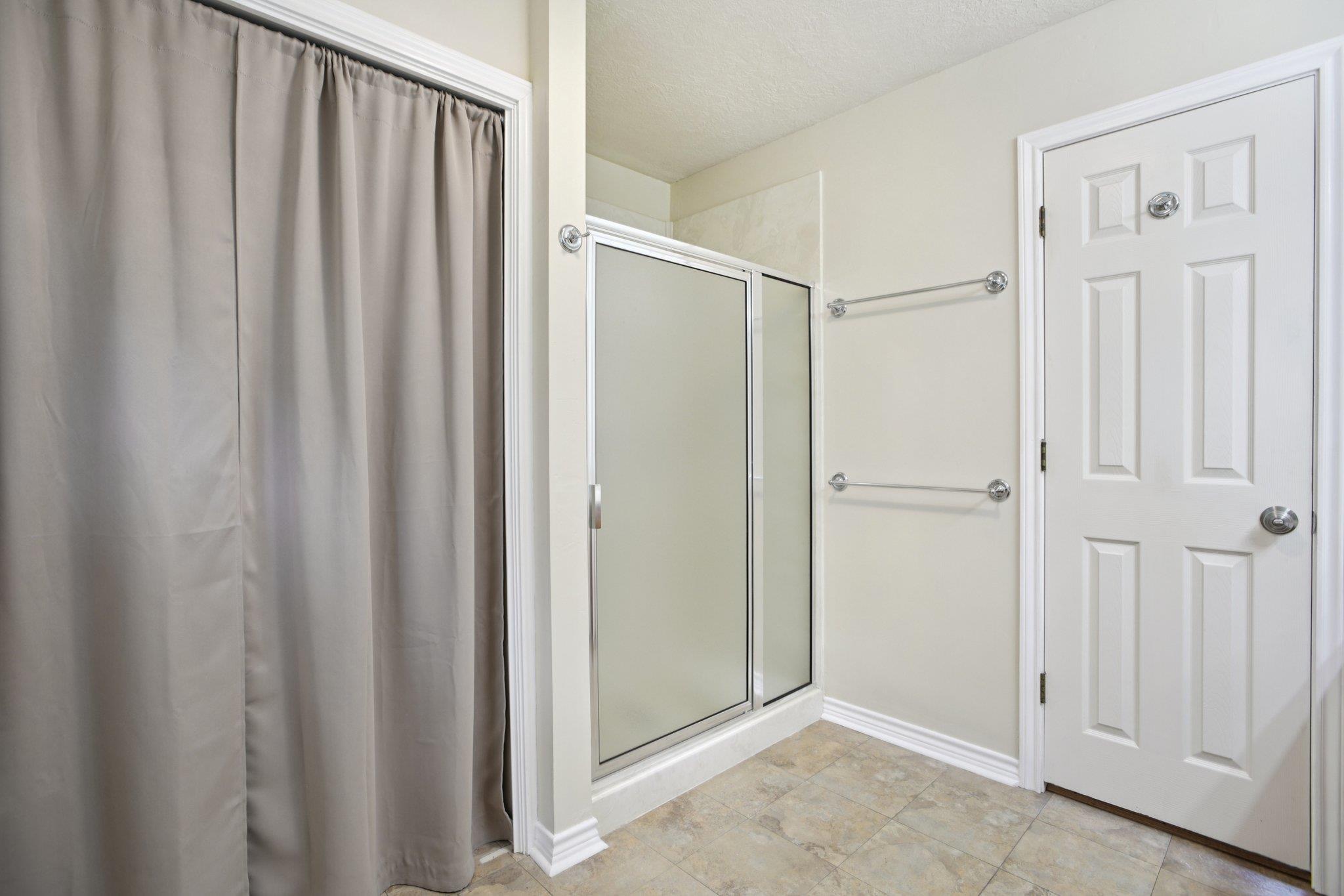 148 Oak Ridge Dr, Cedar Creek, TX 78612