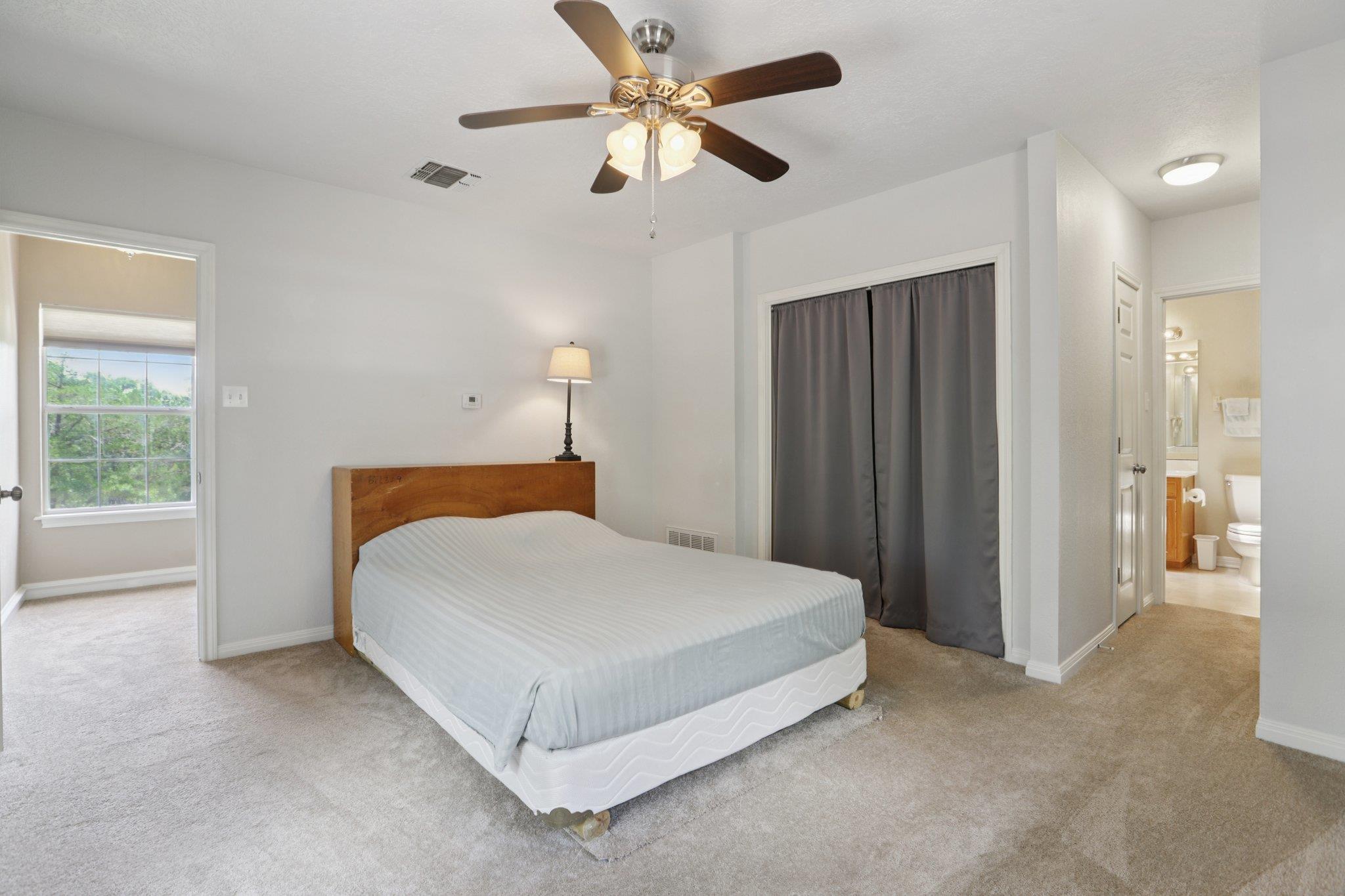 148 Oak Ridge Dr, Cedar Creek, TX 78612