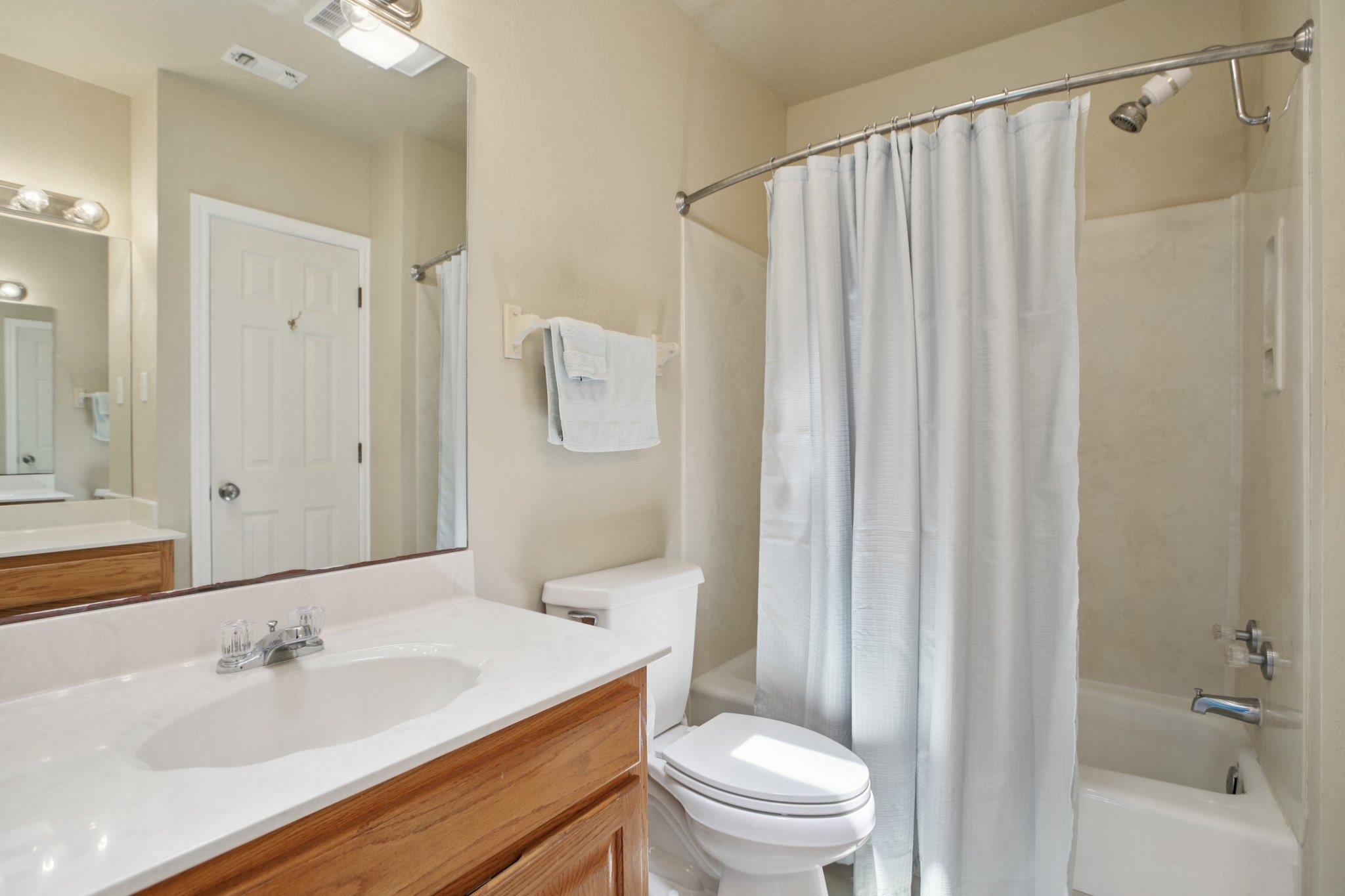 148 Oak Ridge Dr, Cedar Creek, TX 78612