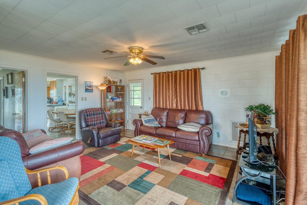 106 Chuckwagon, Burnet, TX 78611