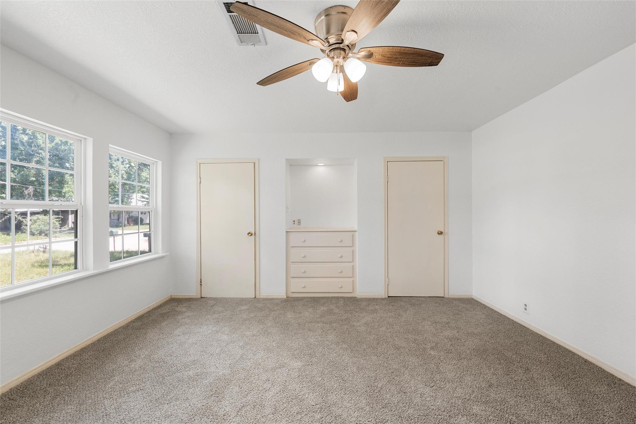 703 N Wilcox St, Rockdale, TX 76567