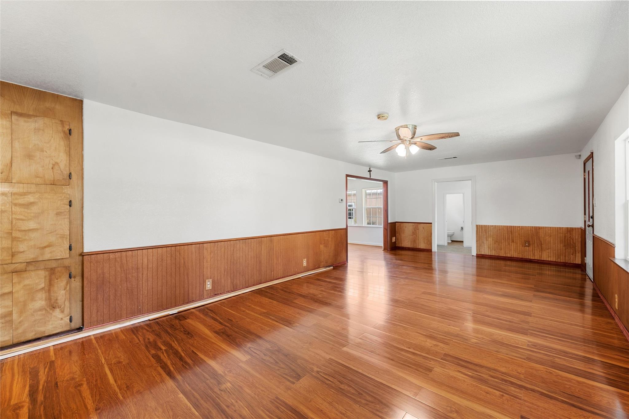 703 N Wilcox St, Rockdale, TX 76567