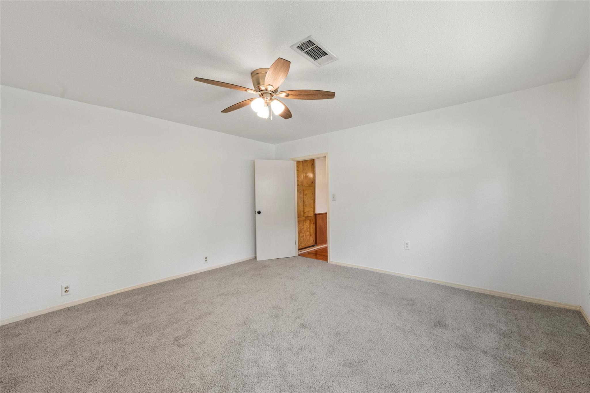 703 N Wilcox St, Rockdale, TX 76567