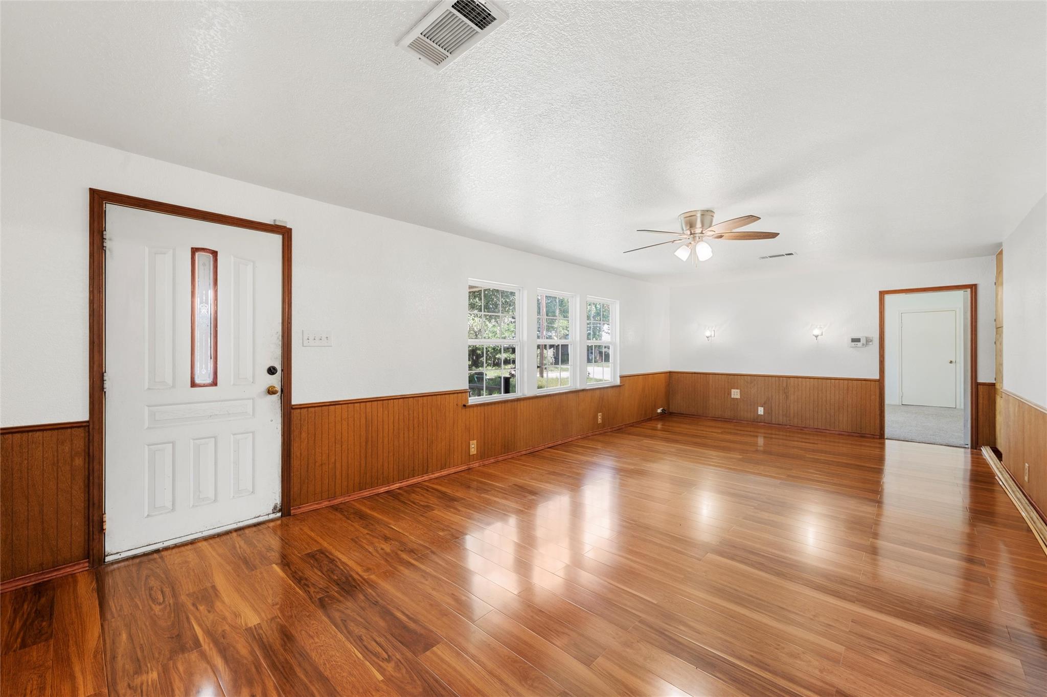 703 N Wilcox St, Rockdale, TX 76567