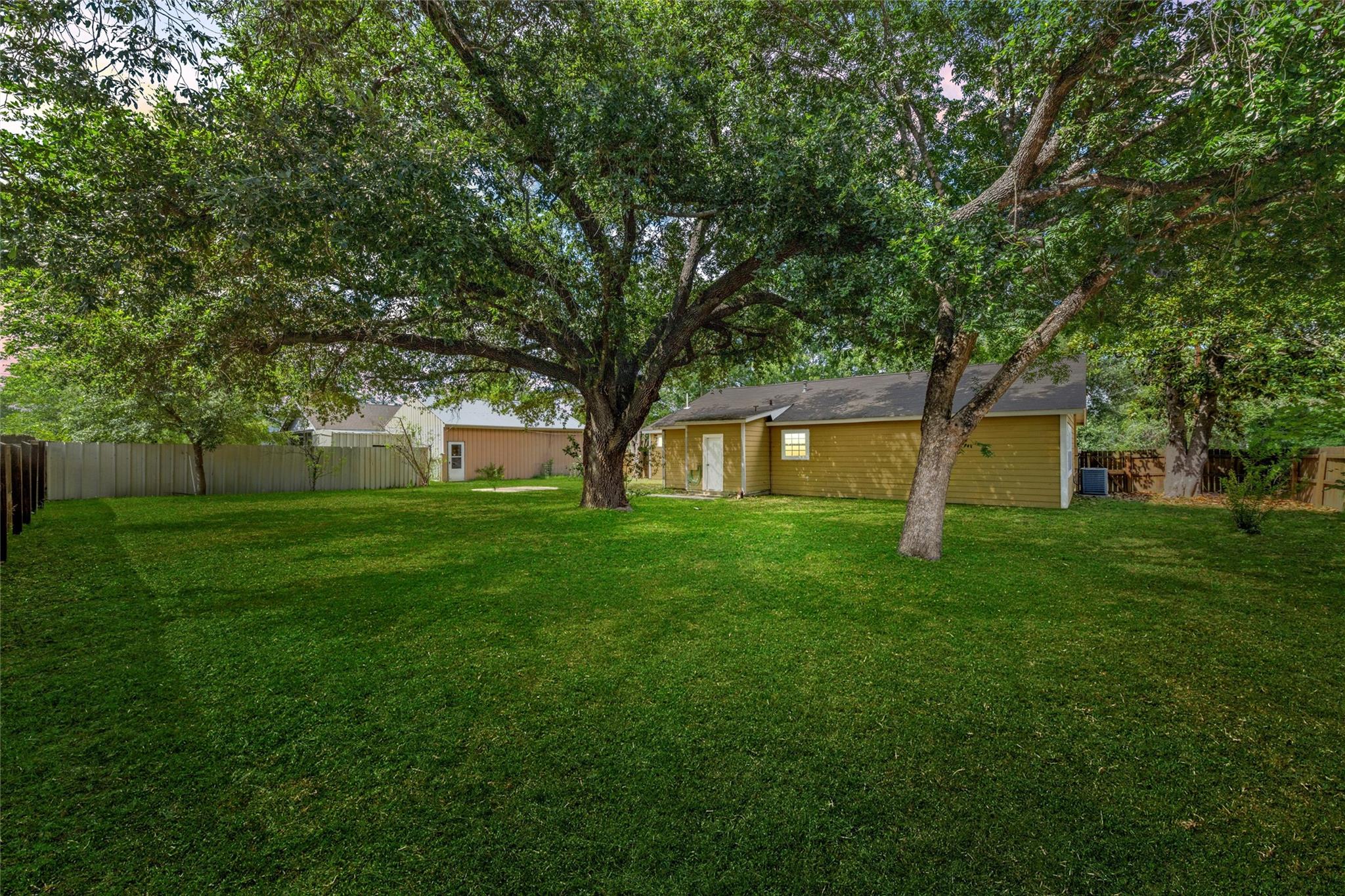 703 N Wilcox St, Rockdale, TX 76567