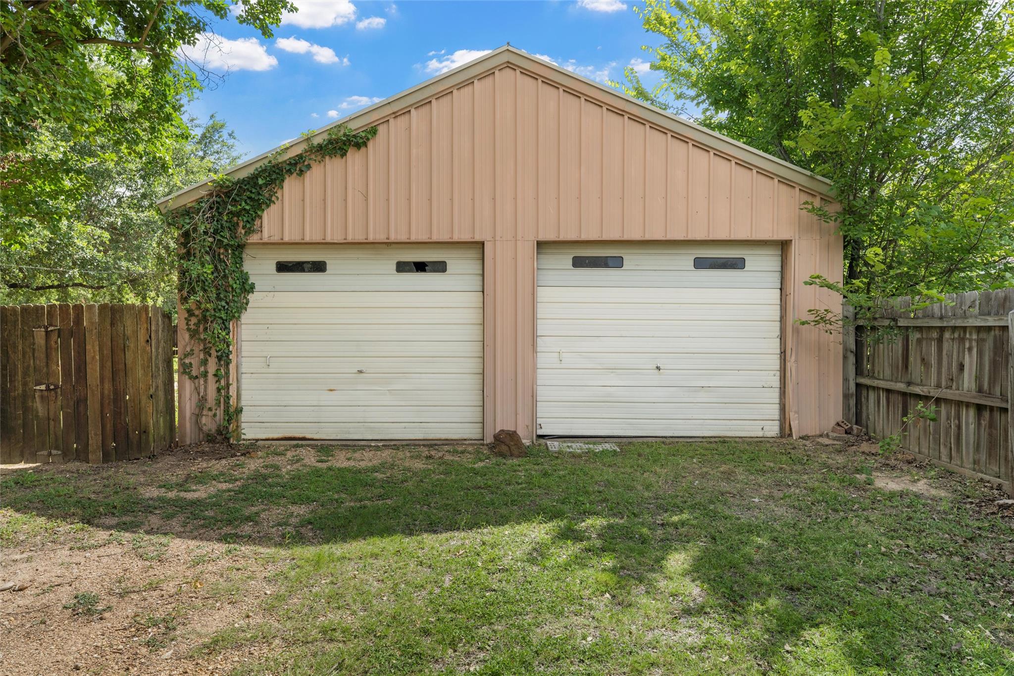 703 N Wilcox St, Rockdale, TX 76567