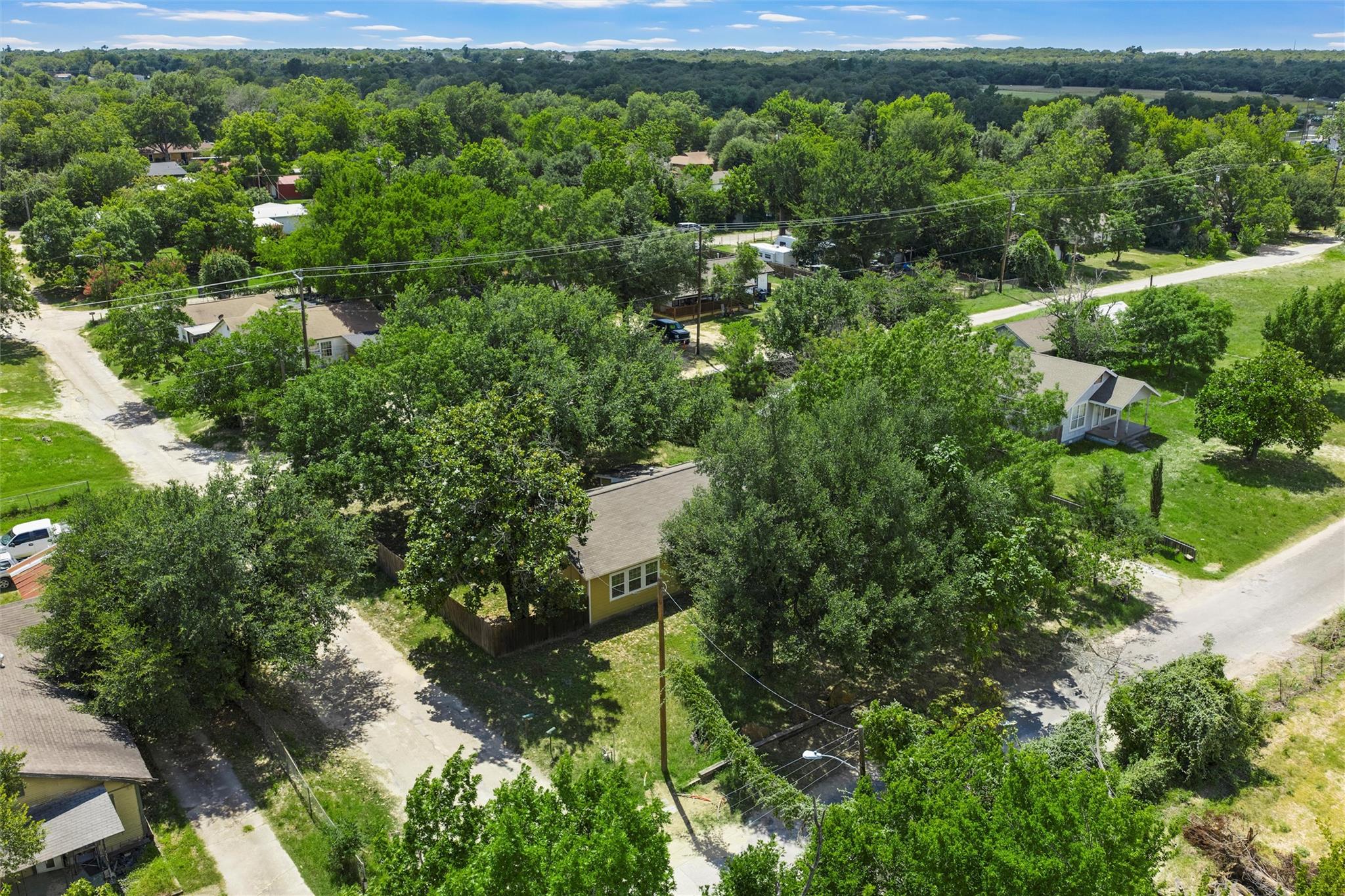 703 N Wilcox St, Rockdale, TX 76567