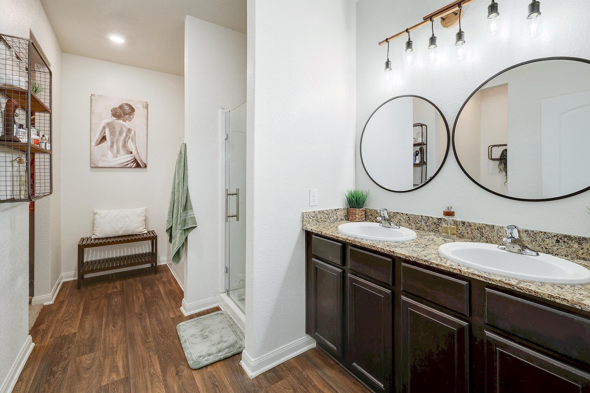 660 Yearwood Ln, Jarrell, TX 76537