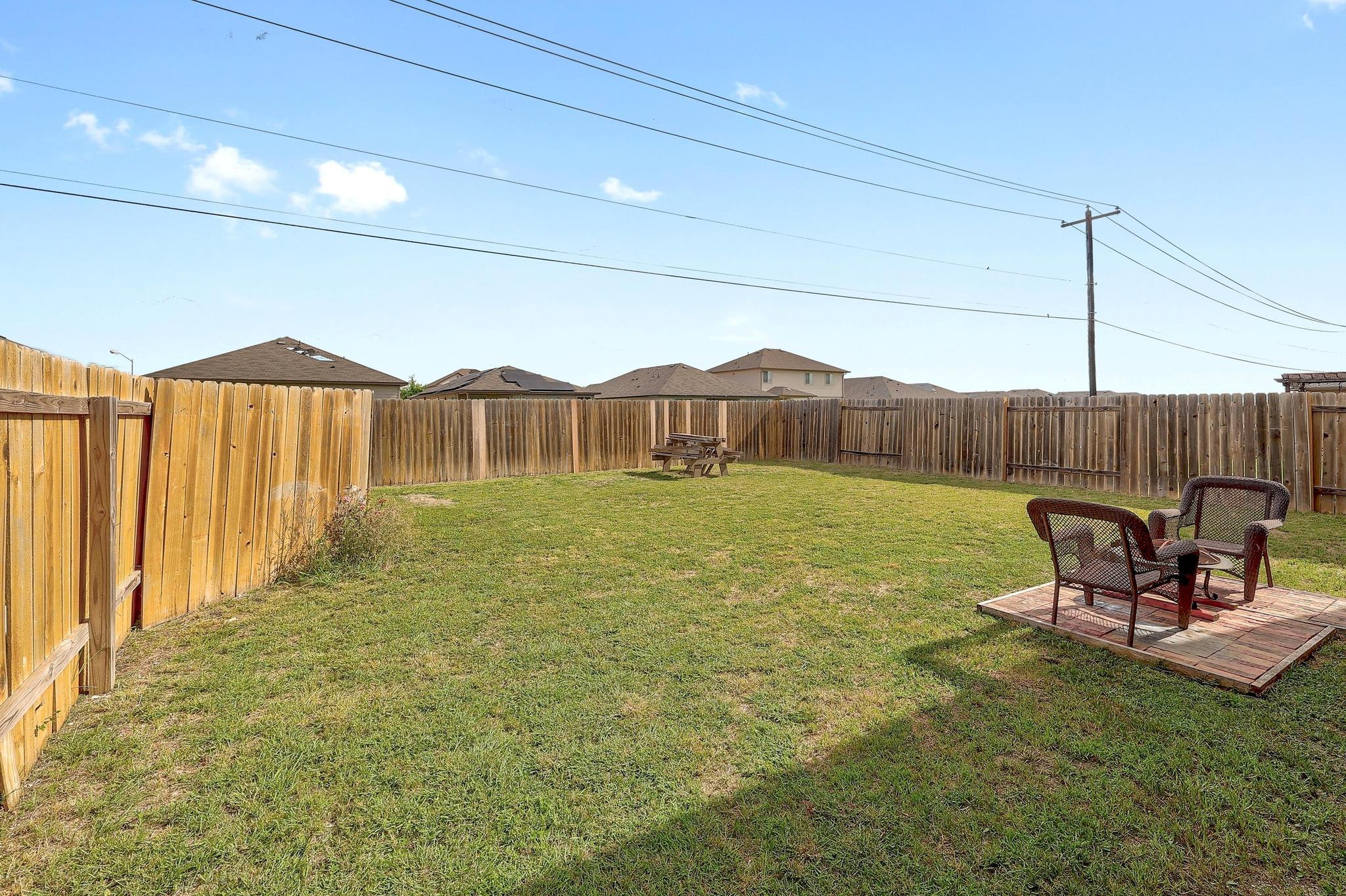 660 Yearwood Ln, Jarrell, TX 76537