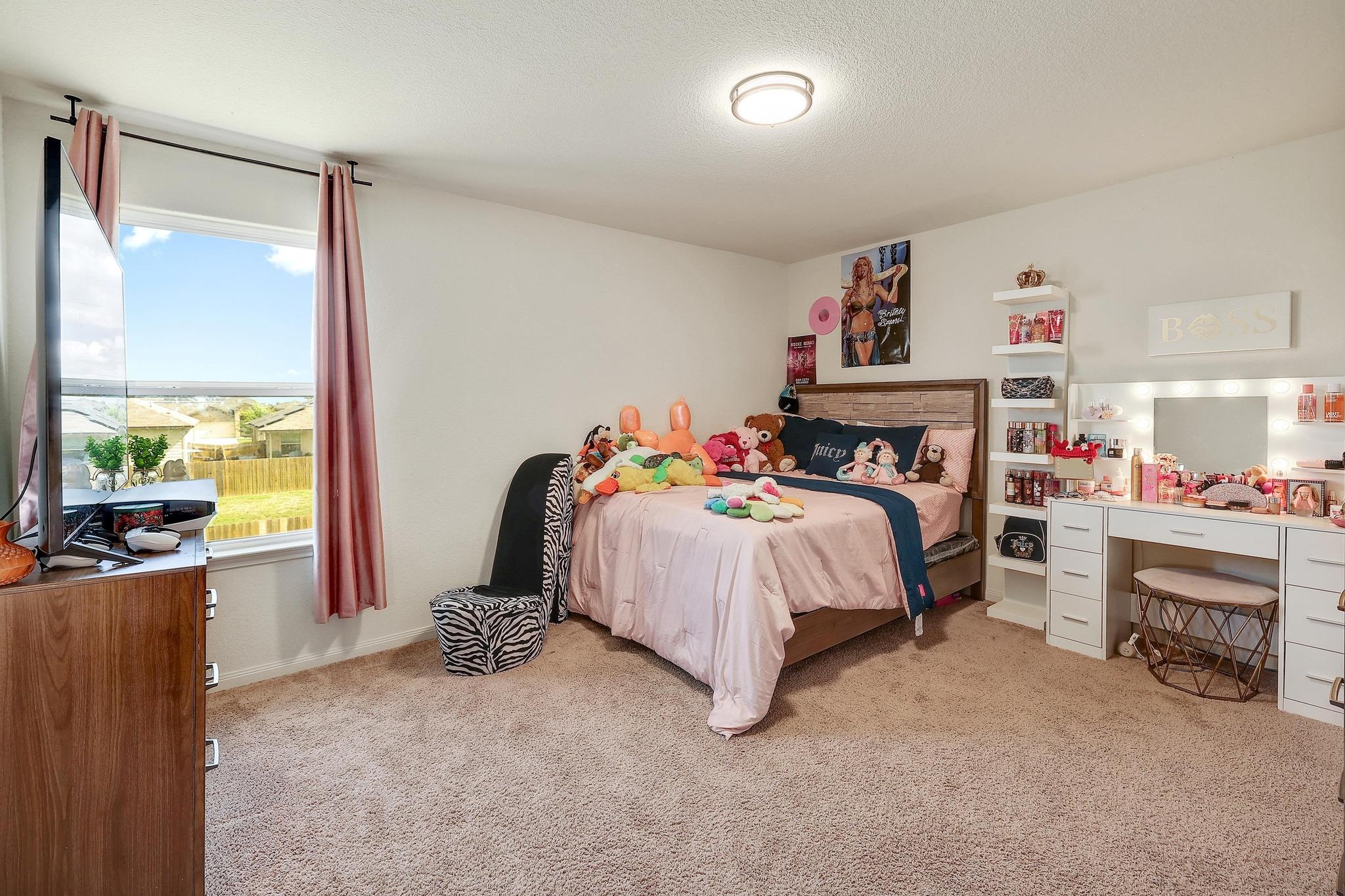 660 Yearwood Ln, Jarrell, TX 76537