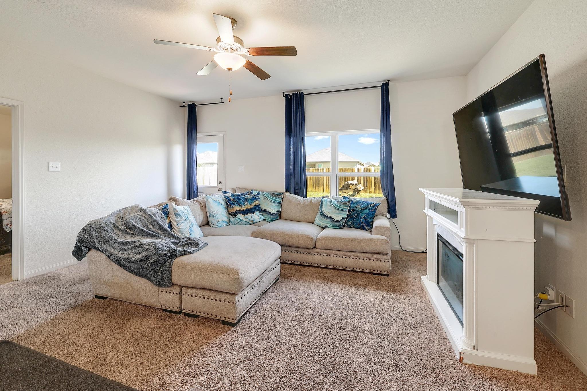 660 Yearwood Ln, Jarrell, TX 76537