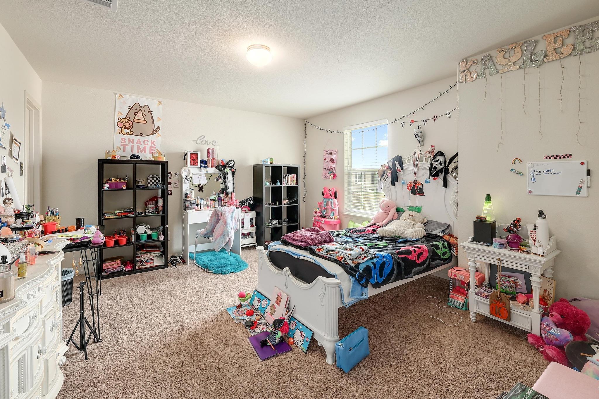 660 Yearwood Ln, Jarrell, TX 76537