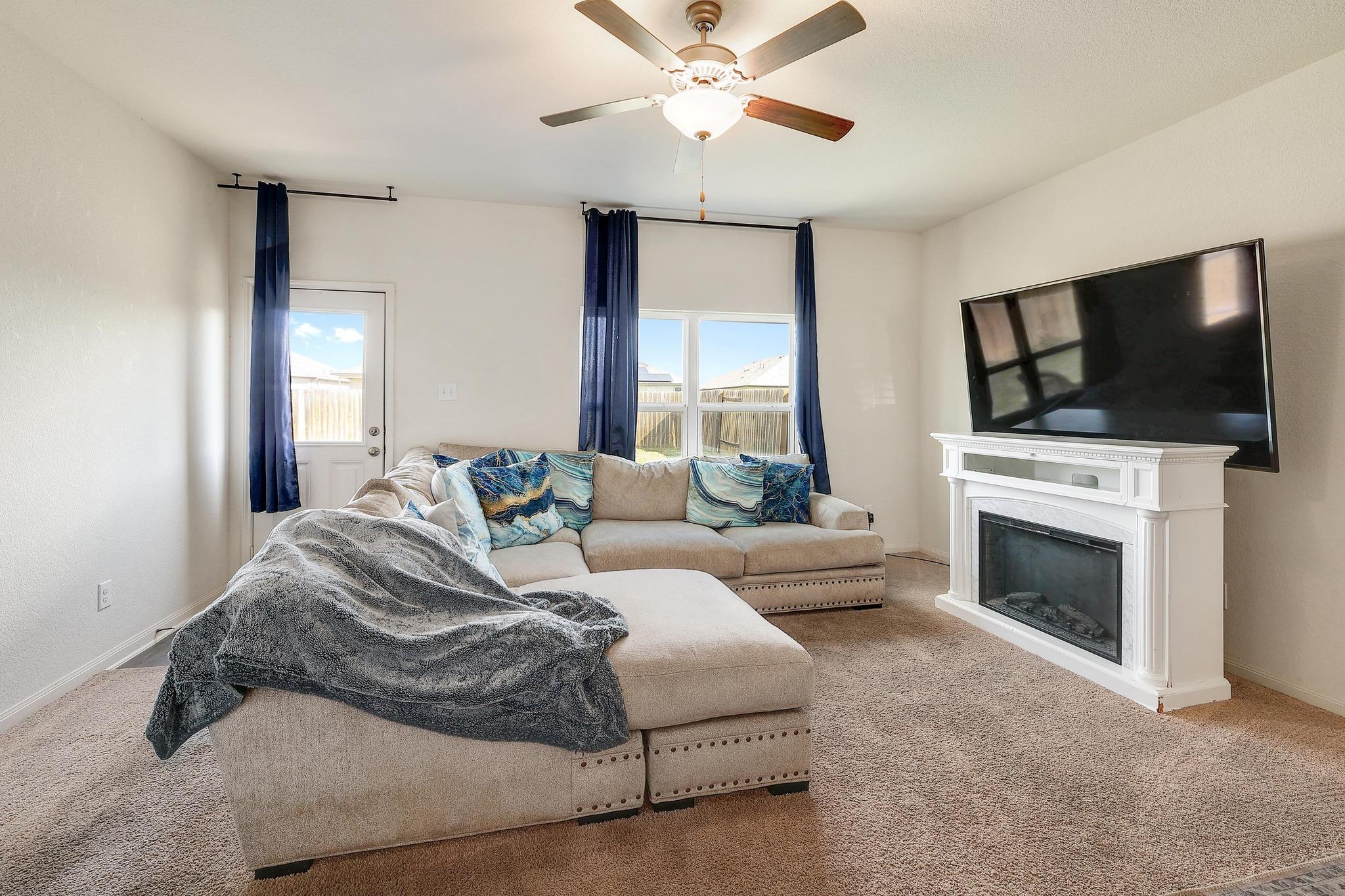 660 Yearwood Ln, Jarrell, TX 76537