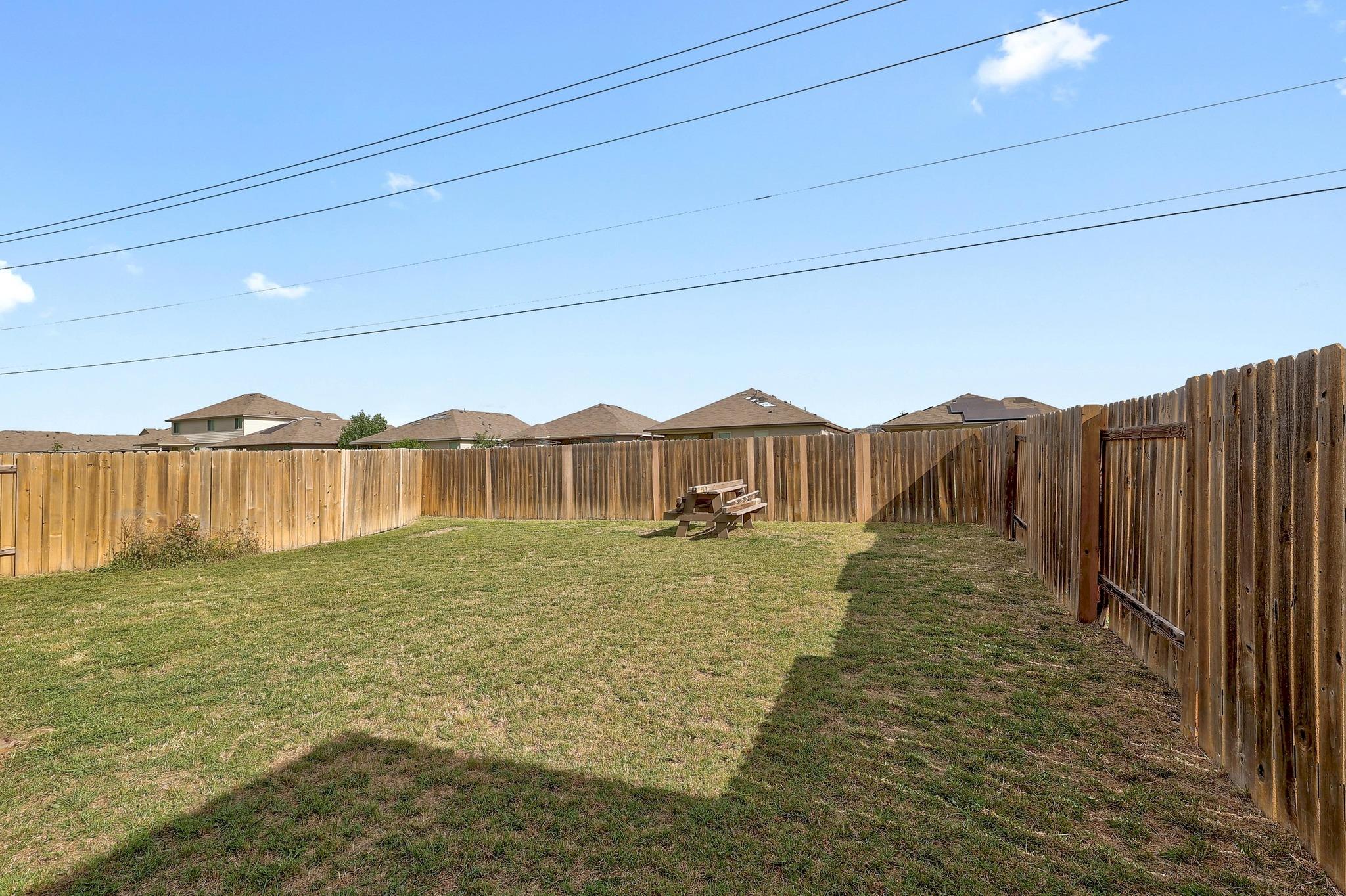 660 Yearwood Ln, Jarrell, TX 76537