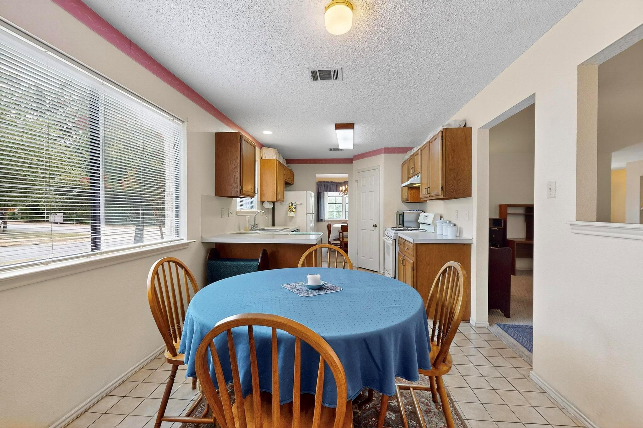12062 Lincolnshire Dr, Austin, TX 78758