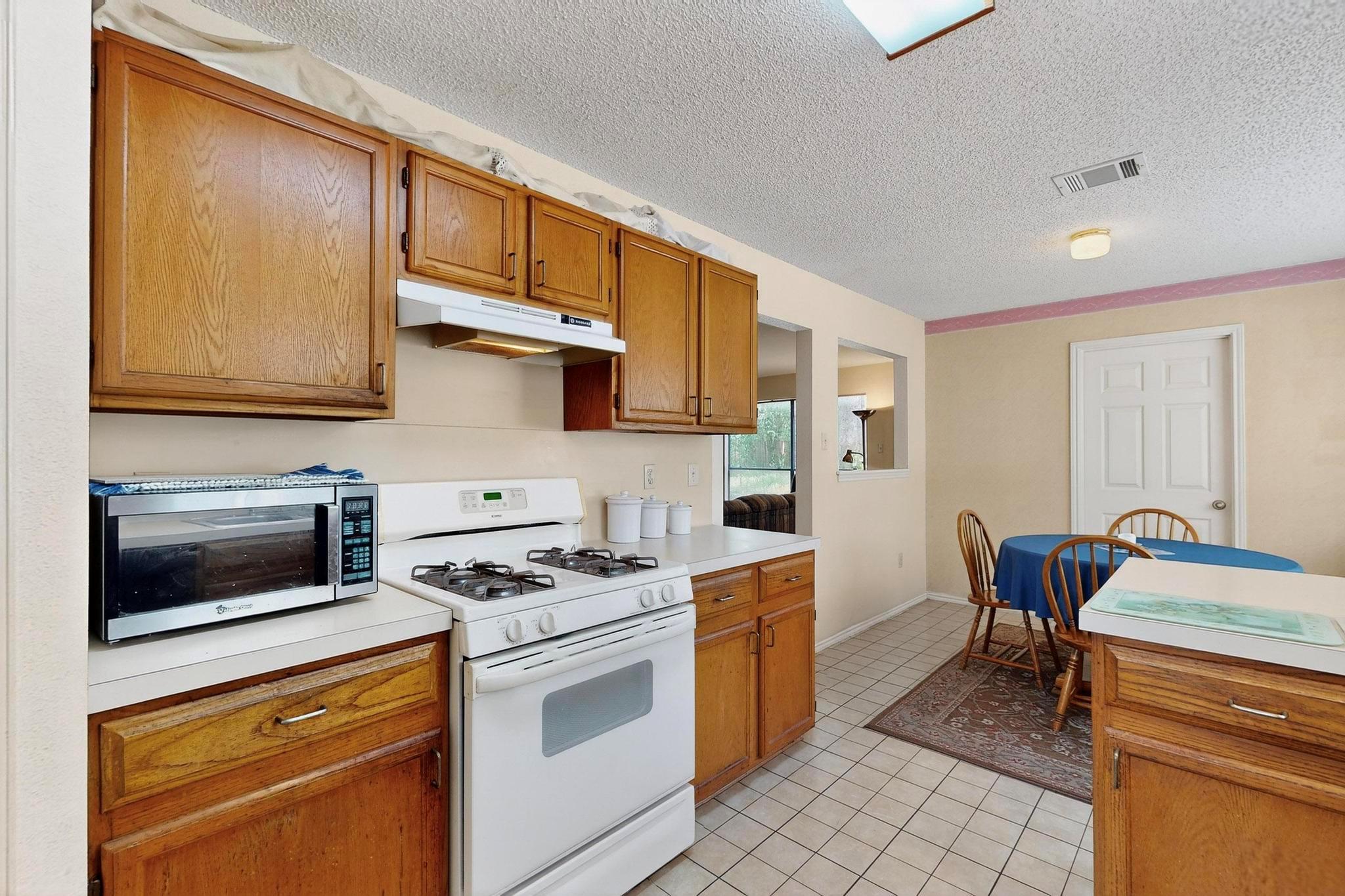 12062 Lincolnshire Dr, Austin, TX 78758