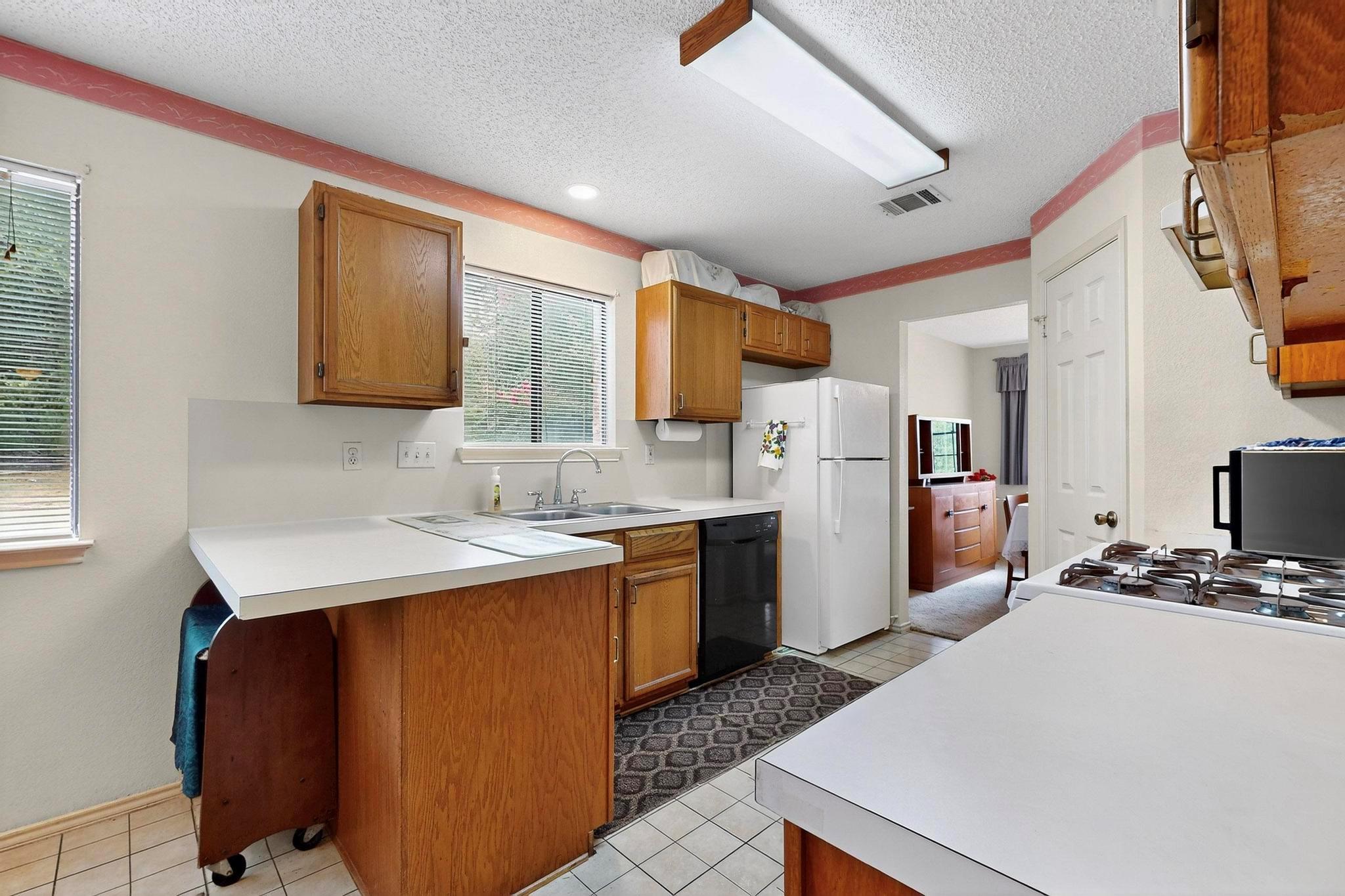 12062 Lincolnshire Dr, Austin, TX 78758