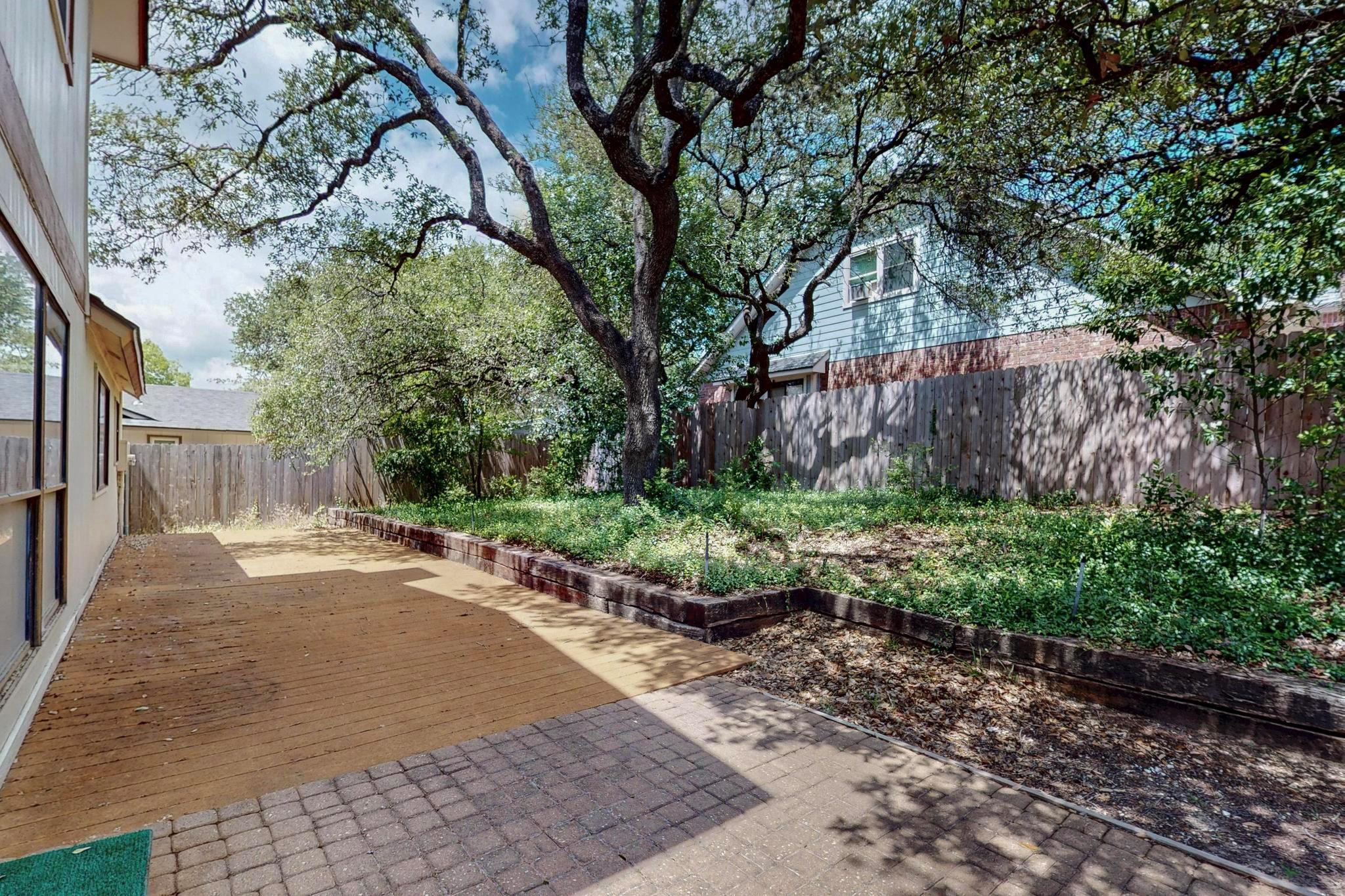 12062 Lincolnshire Dr, Austin, TX 78758