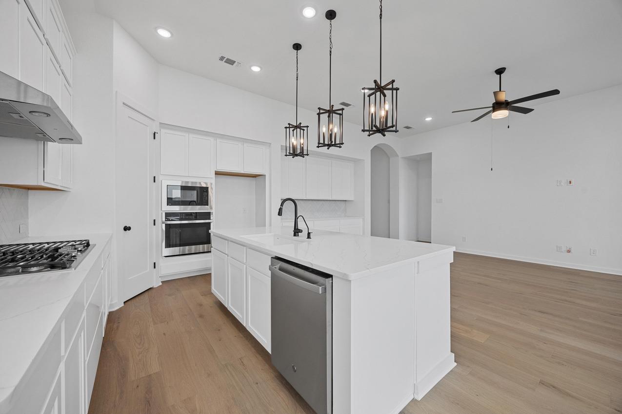 8109 Royal Mint Cv, Lago Vista, TX 78645