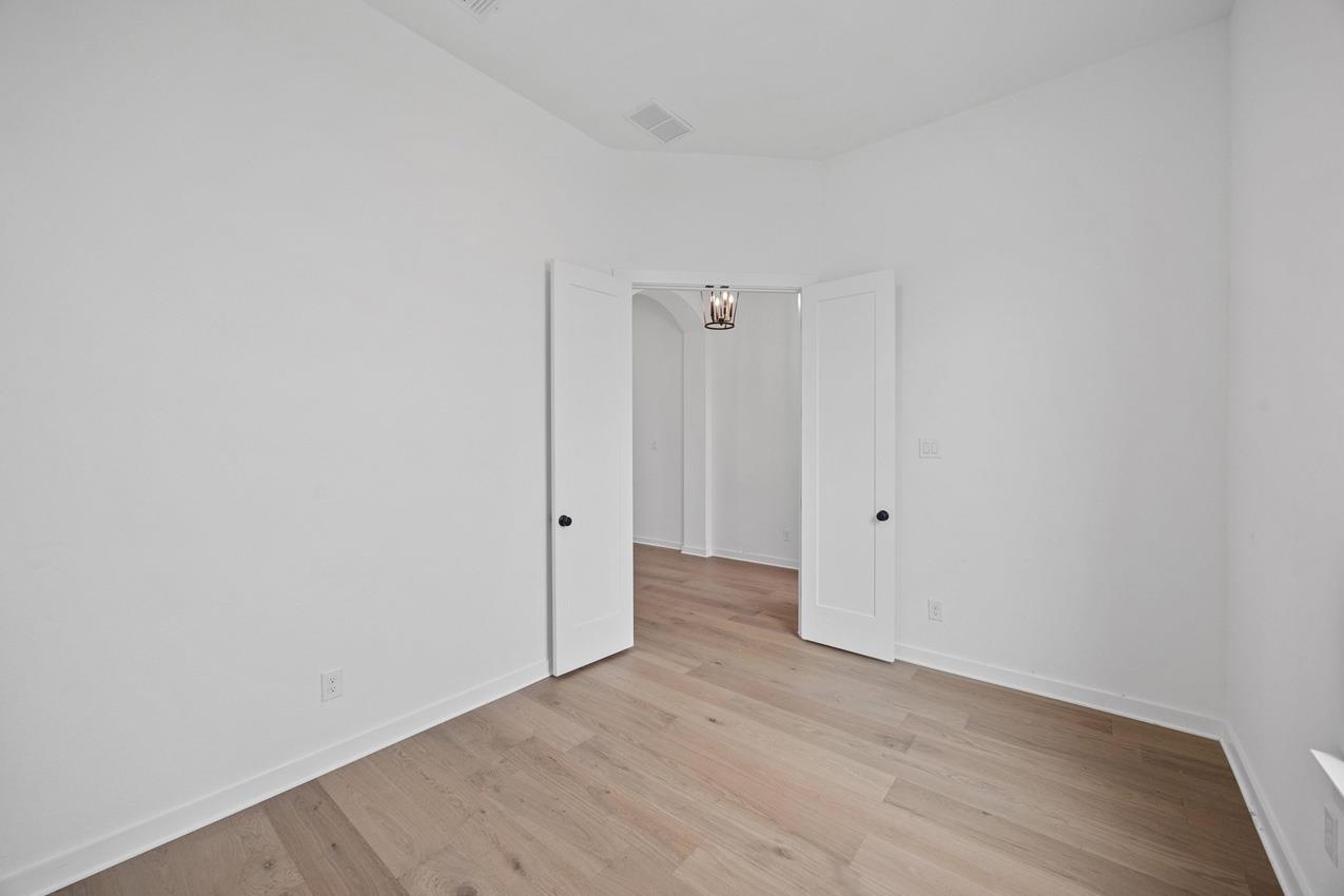 8109 Royal Mint Cv, Lago Vista, TX 78645