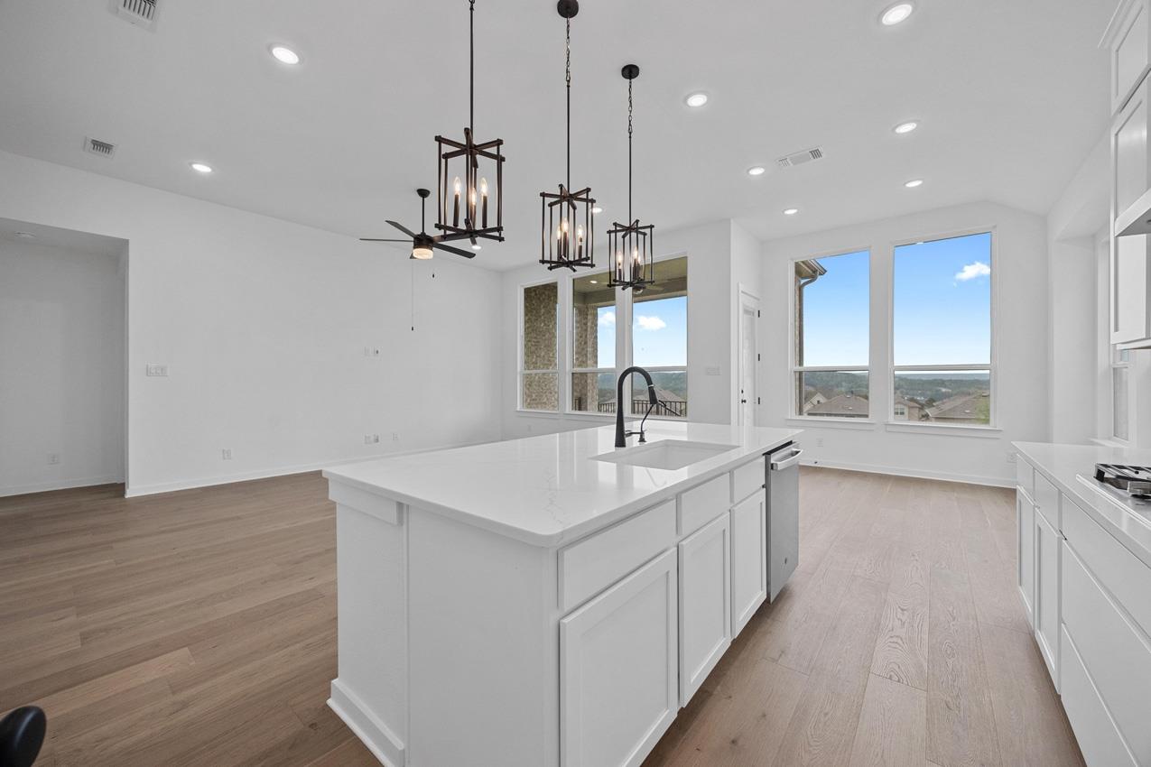 8109 Royal Mint Cv, Lago Vista, TX 78645