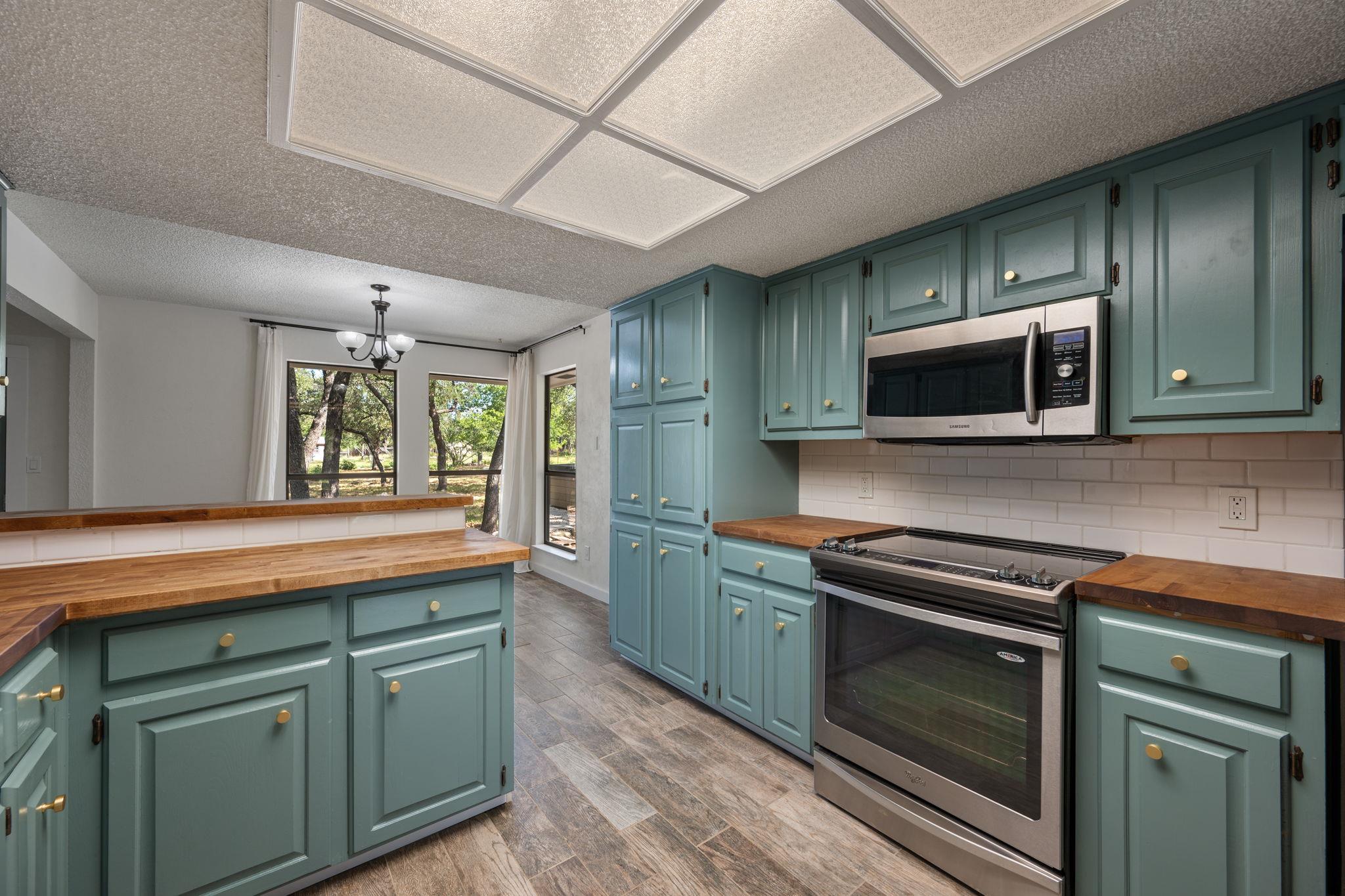 216 Country Rd, Georgetown, TX 78628