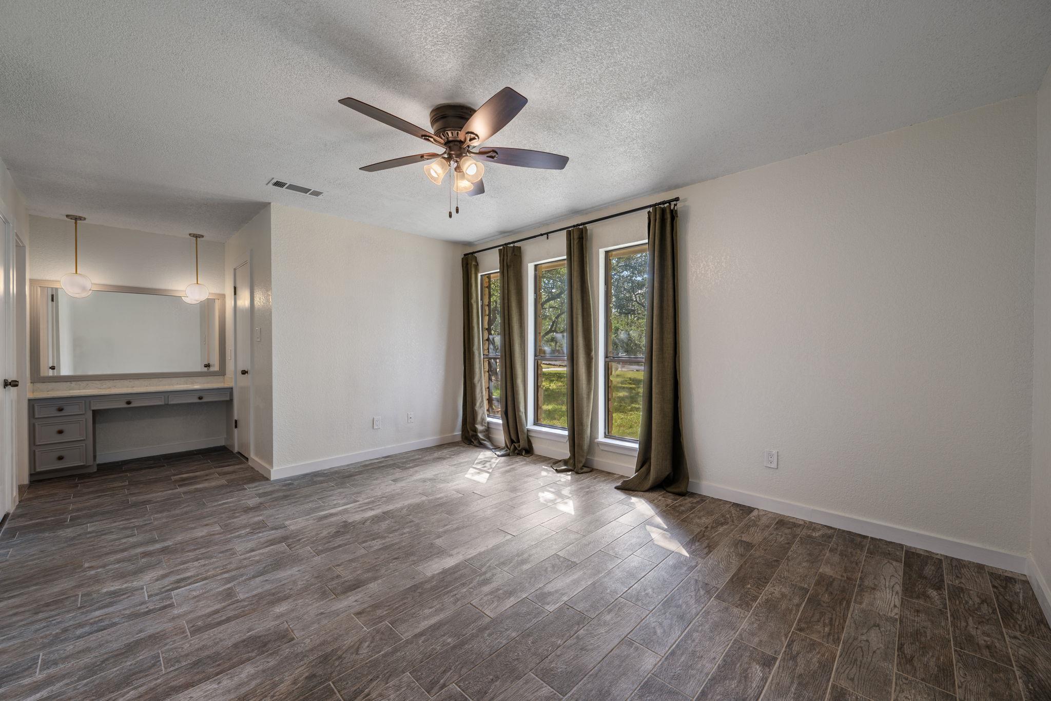 216 Country Rd, Georgetown, TX 78628