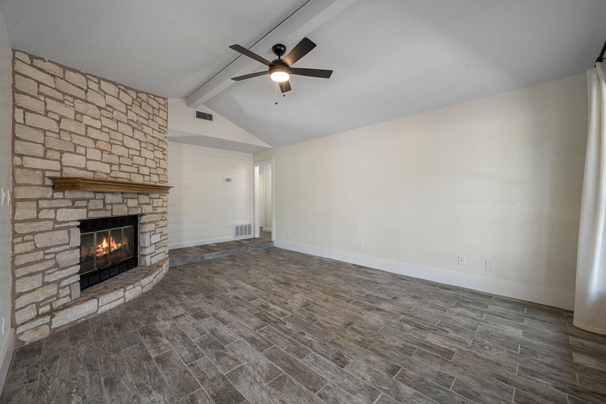 216 Country Rd, Georgetown, TX 78628