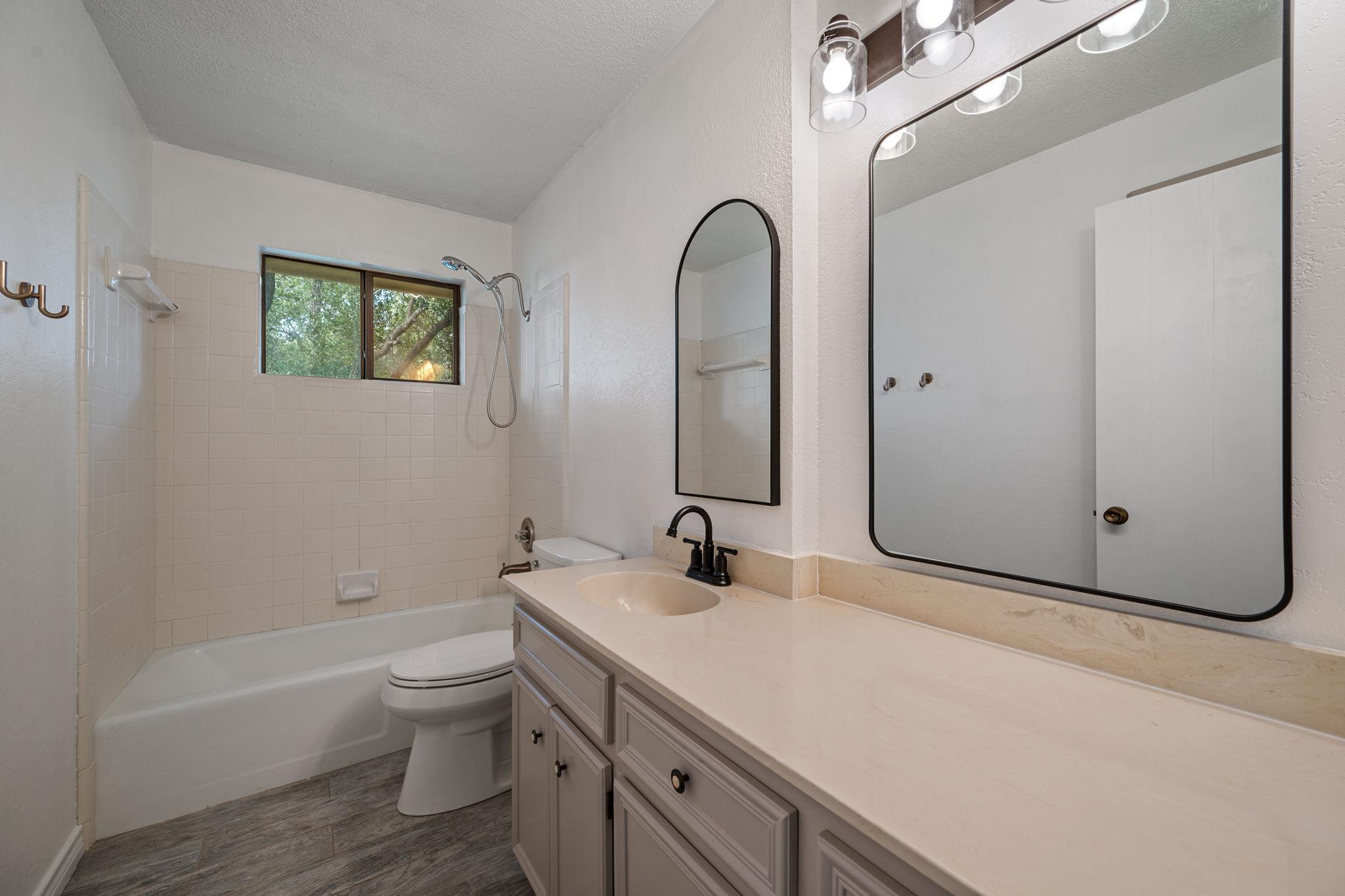 216 Country Rd, Georgetown, TX 78628