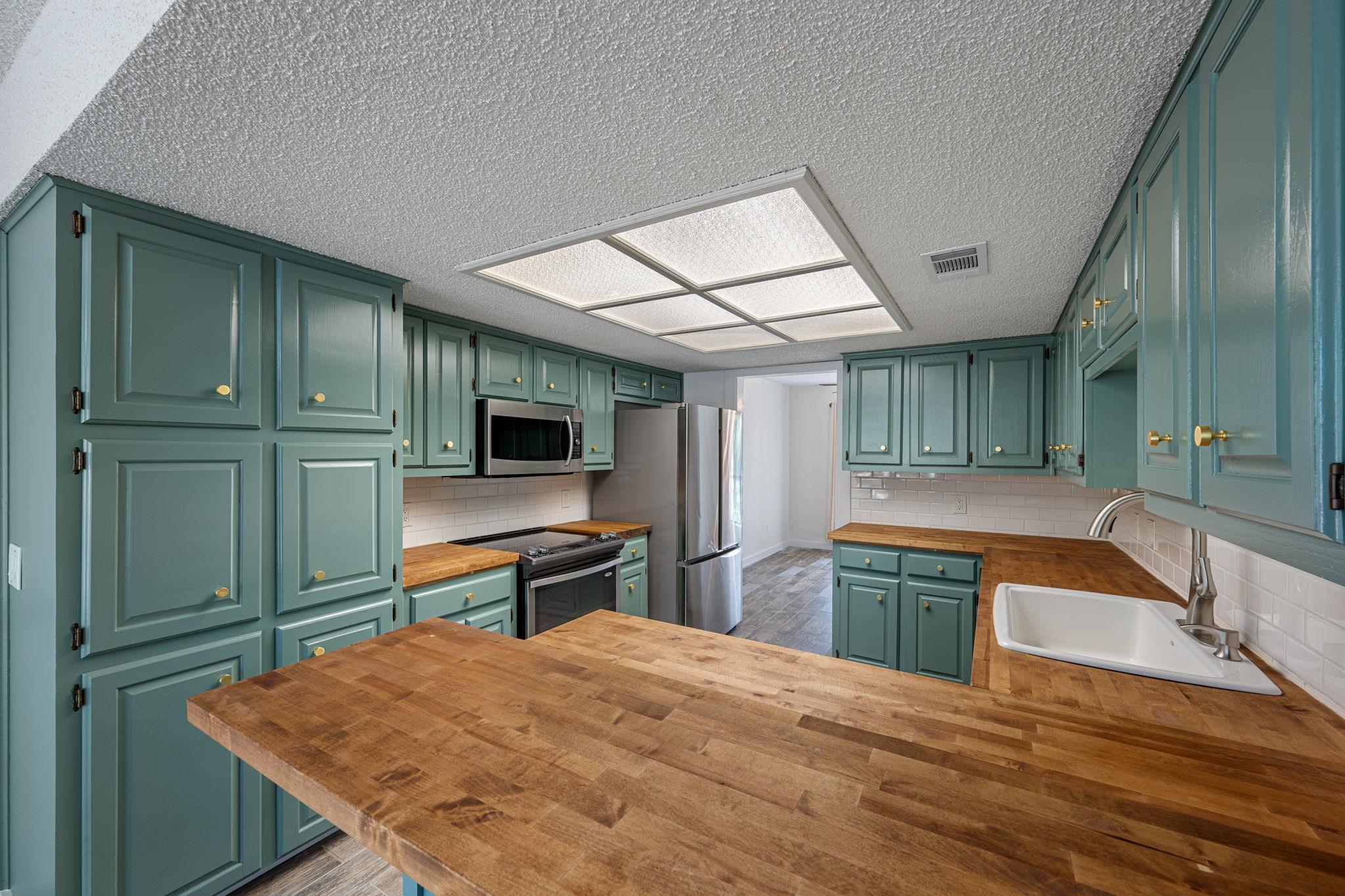 216 Country Rd, Georgetown, TX 78628