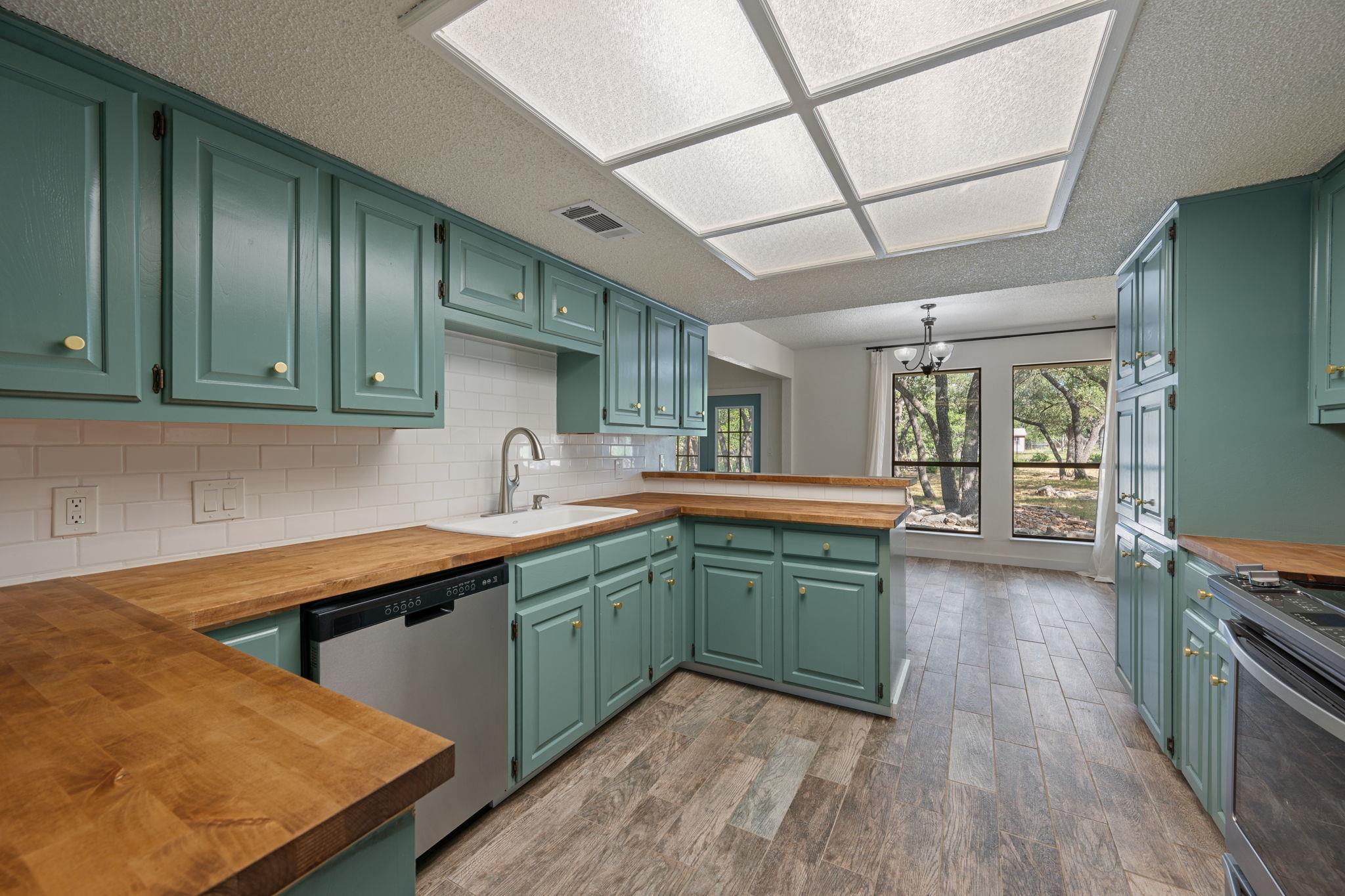 216 Country Rd, Georgetown, TX 78628