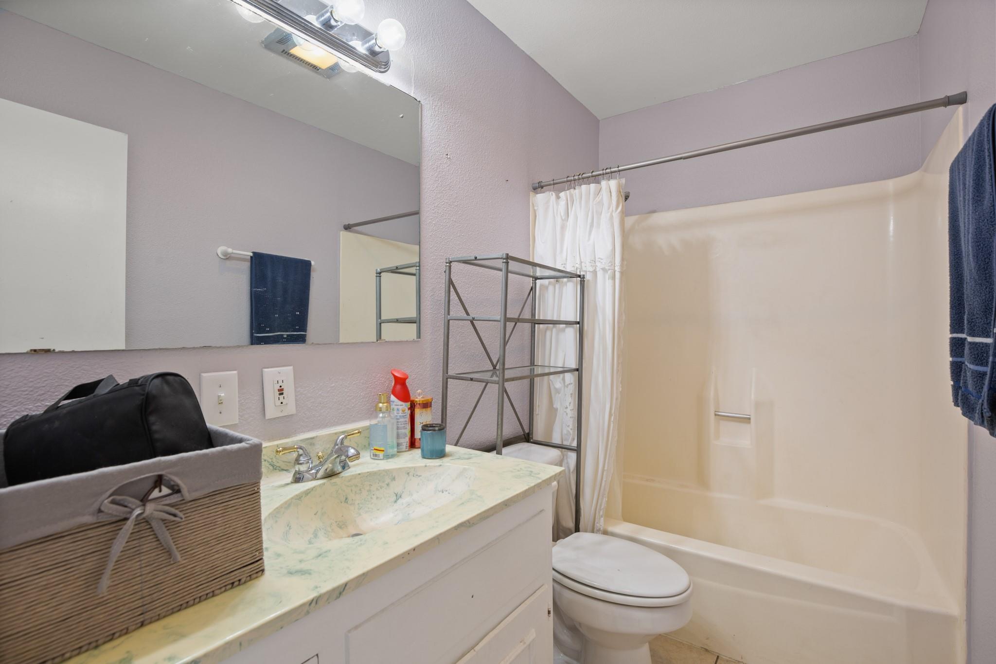 101 Homestead Rd, Kyle, TX 78640