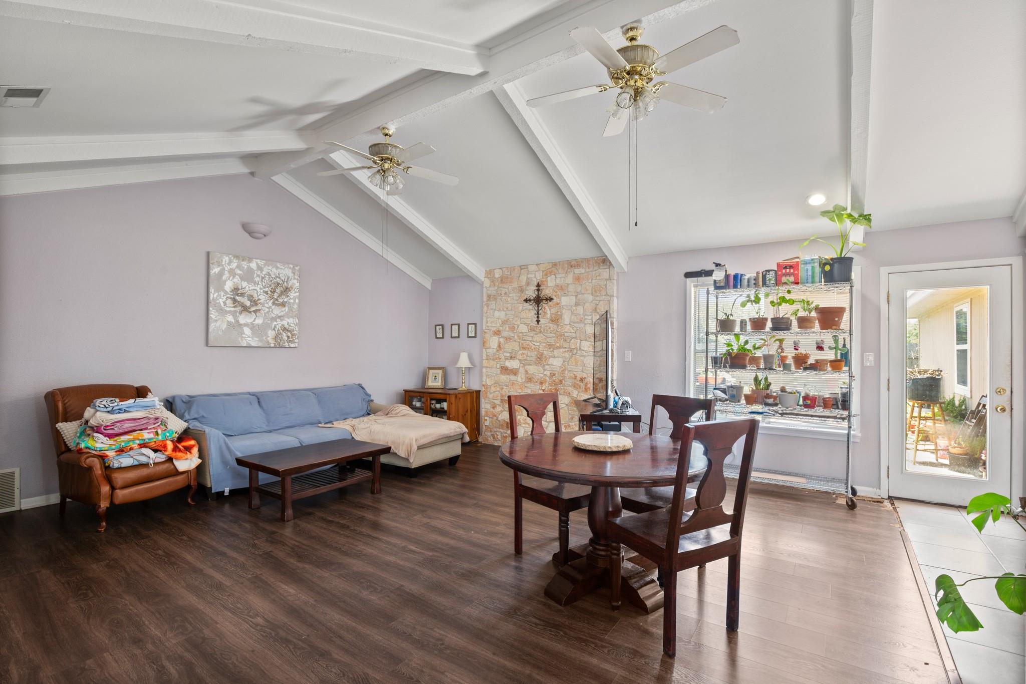 101 Homestead Rd, Kyle, TX 78640