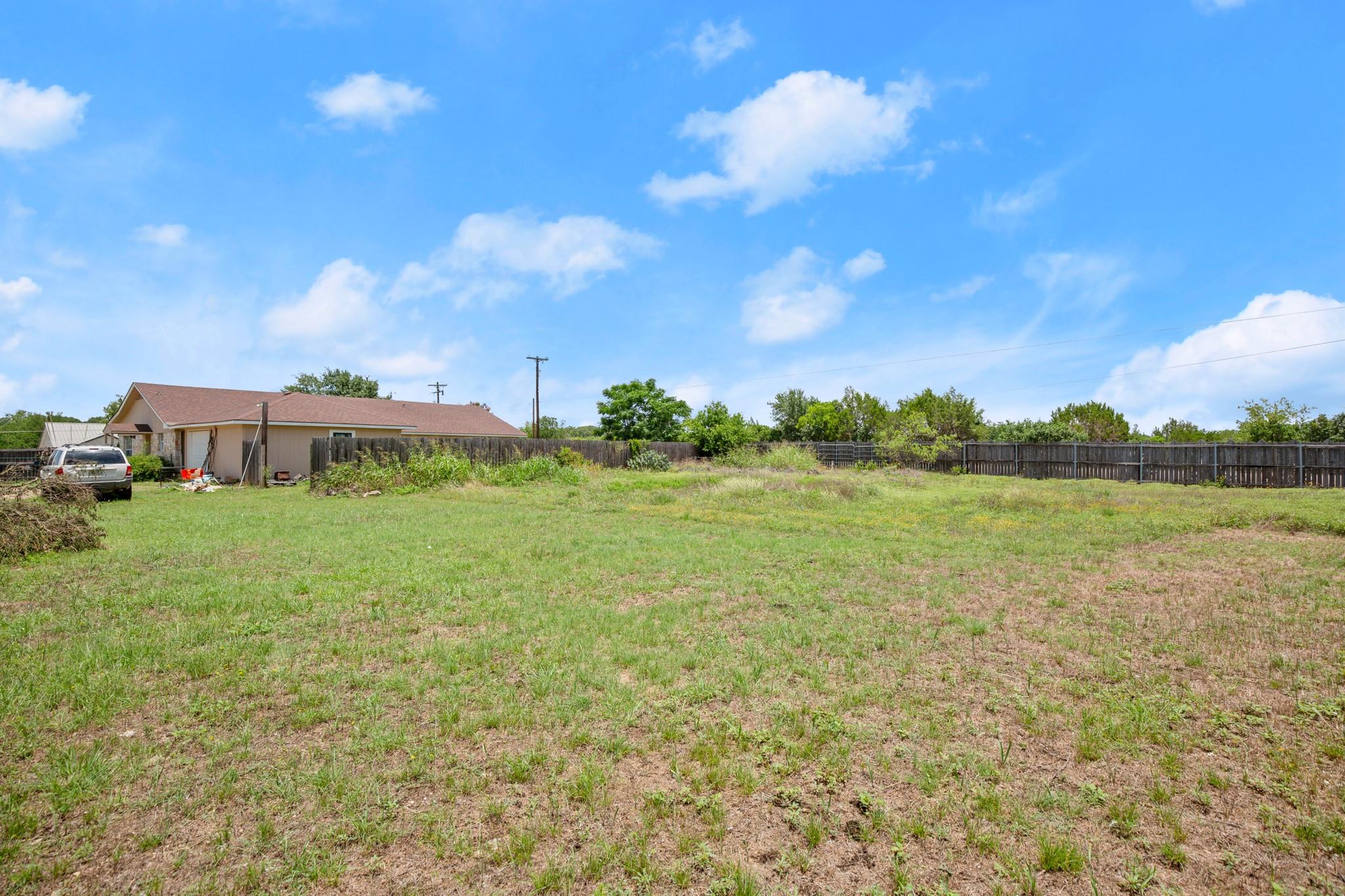 101 Homestead Rd, Kyle, TX 78640