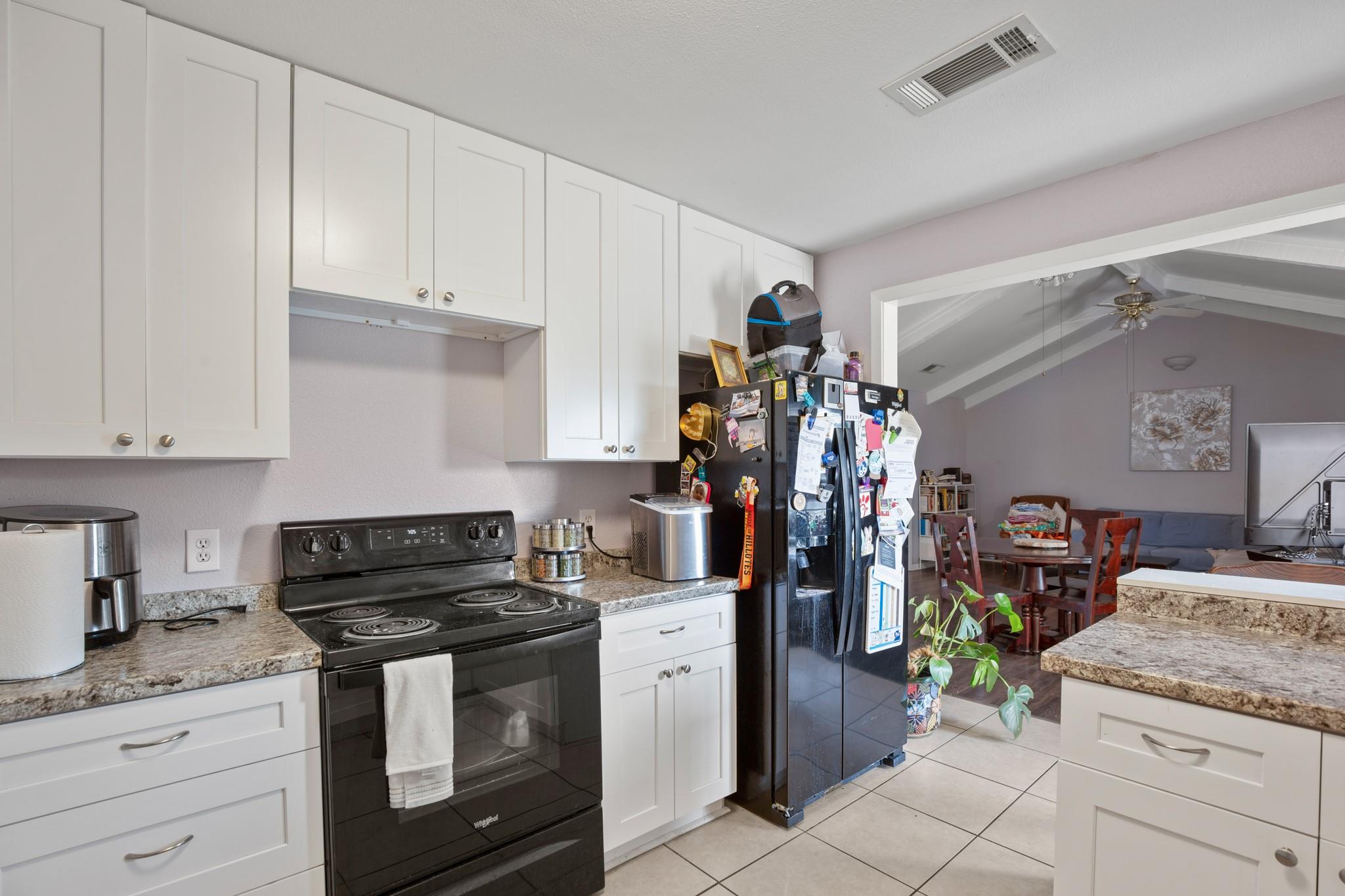 101 Homestead Rd, Kyle, TX 78640