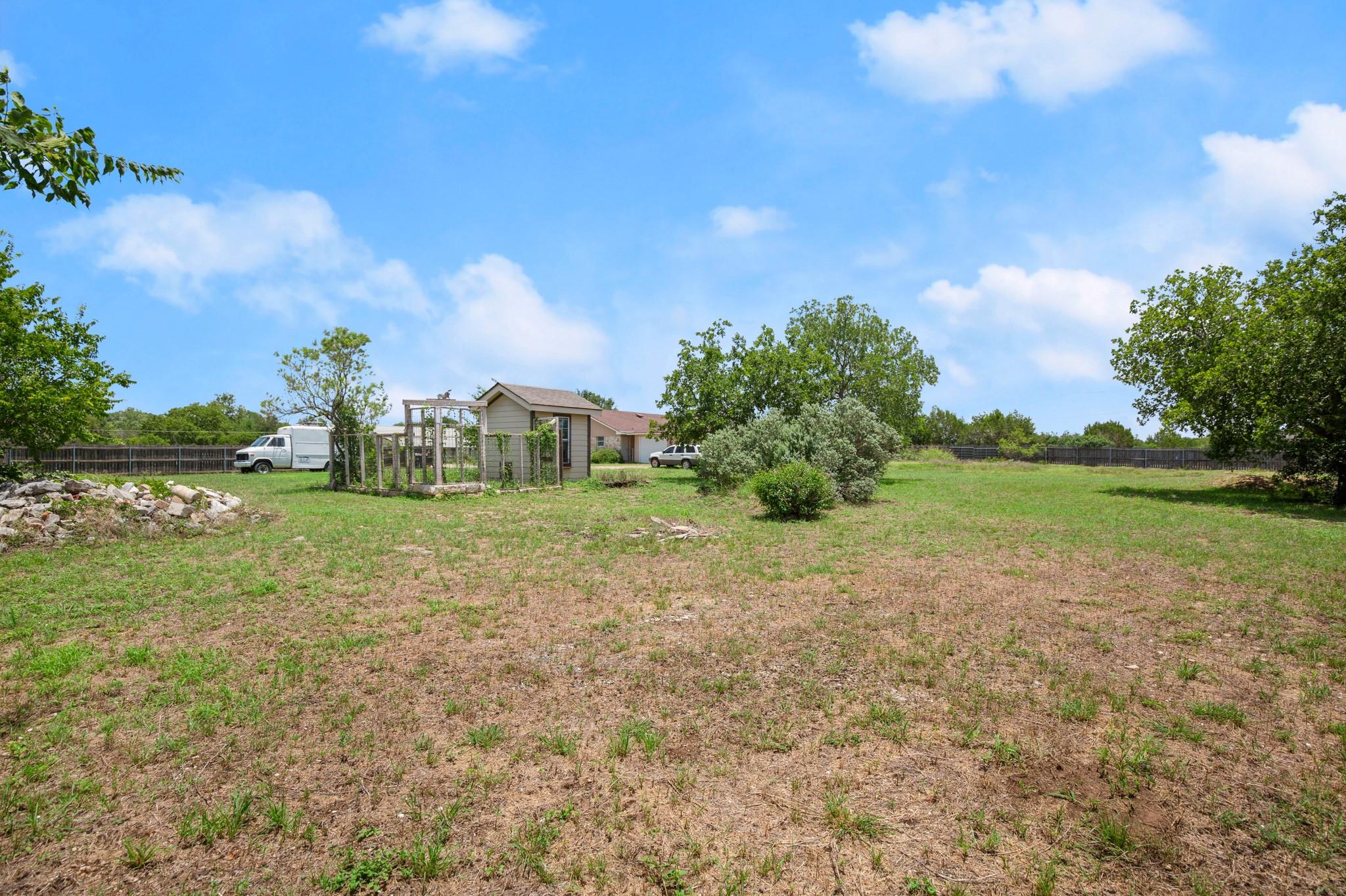 101 Homestead Rd, Kyle, TX 78640